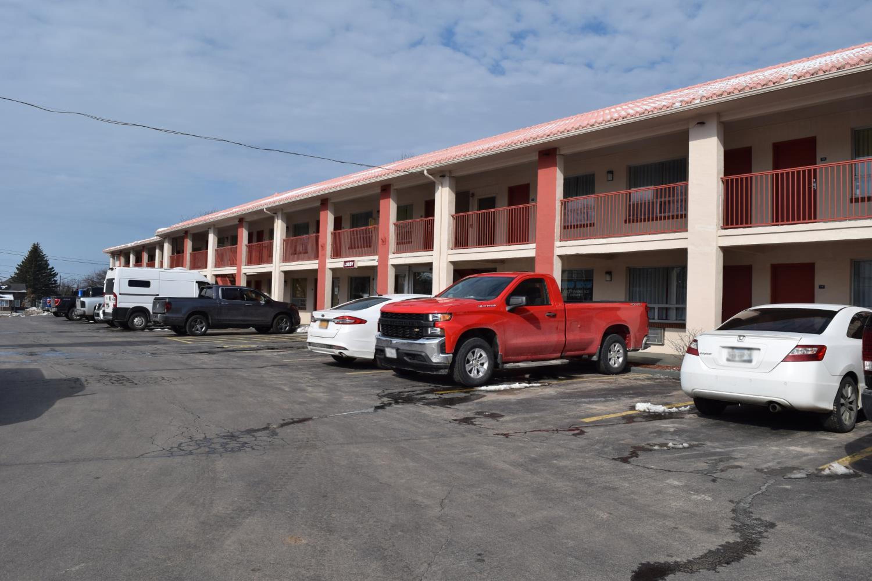 Knights Inn Oswego East - Property Image 11