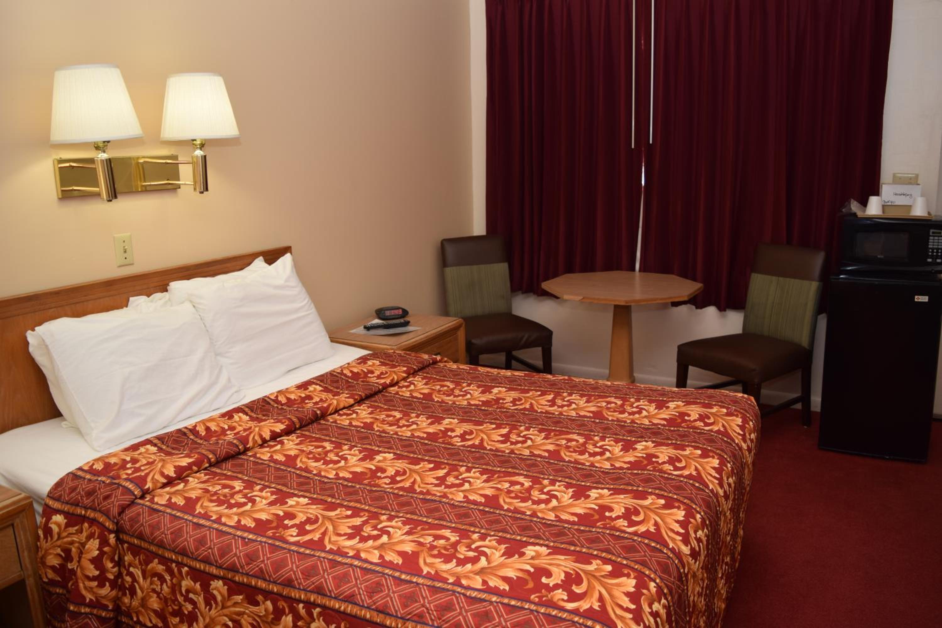 Knights Inn Oswego East - Property Image 15