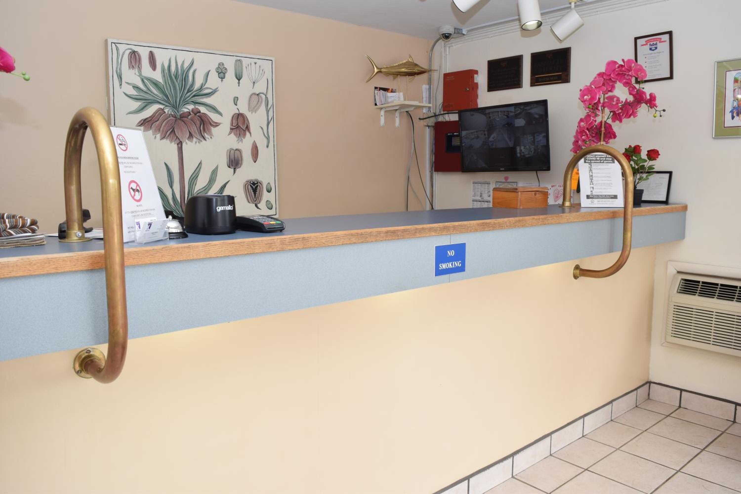 Knights Inn Oswego East - Property Image 8