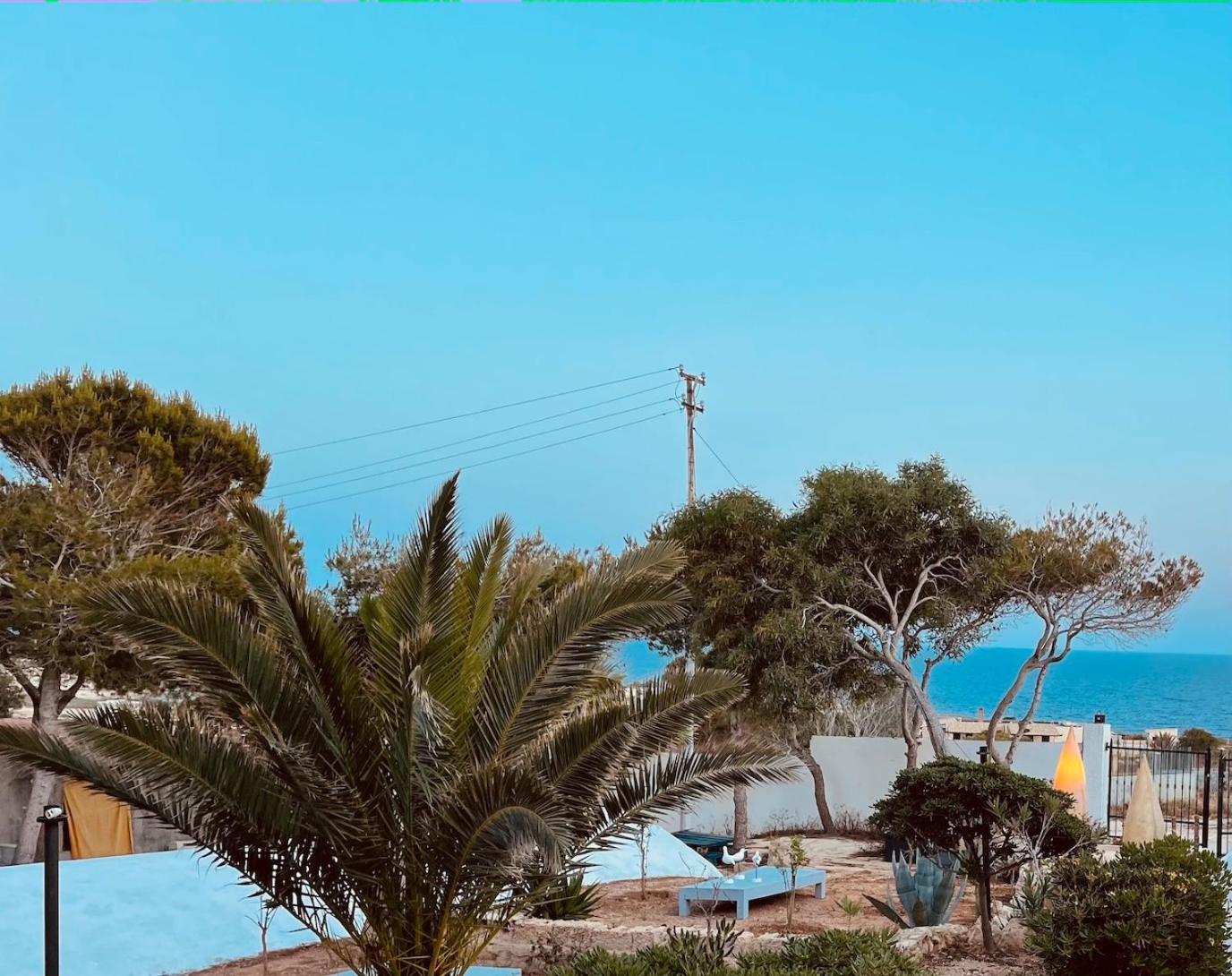 B H Lampedusa