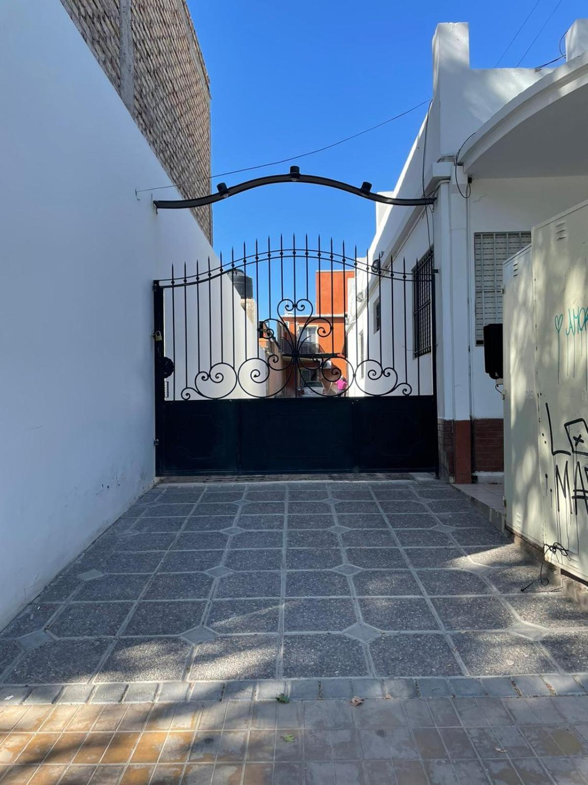Depto en San Juan, Zona de influencia. c/cochera.