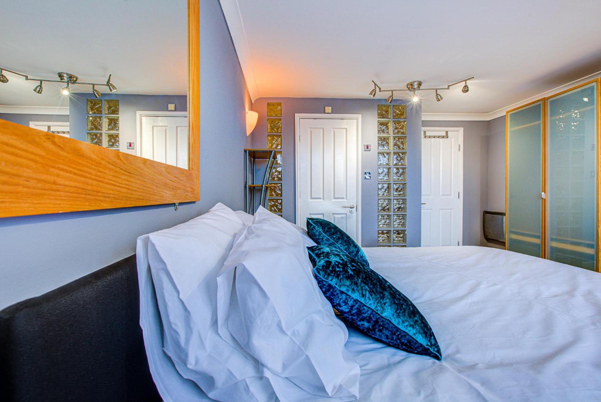 Statera Apartments - Thames View