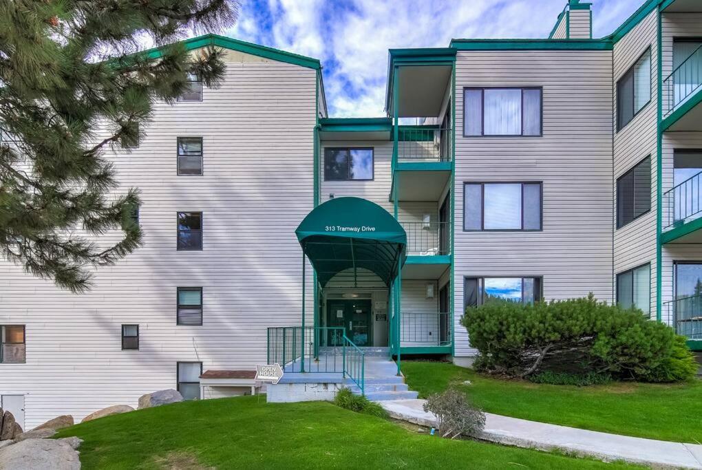 Hotel Winter Mountain Ski Retreat Near Heavenly