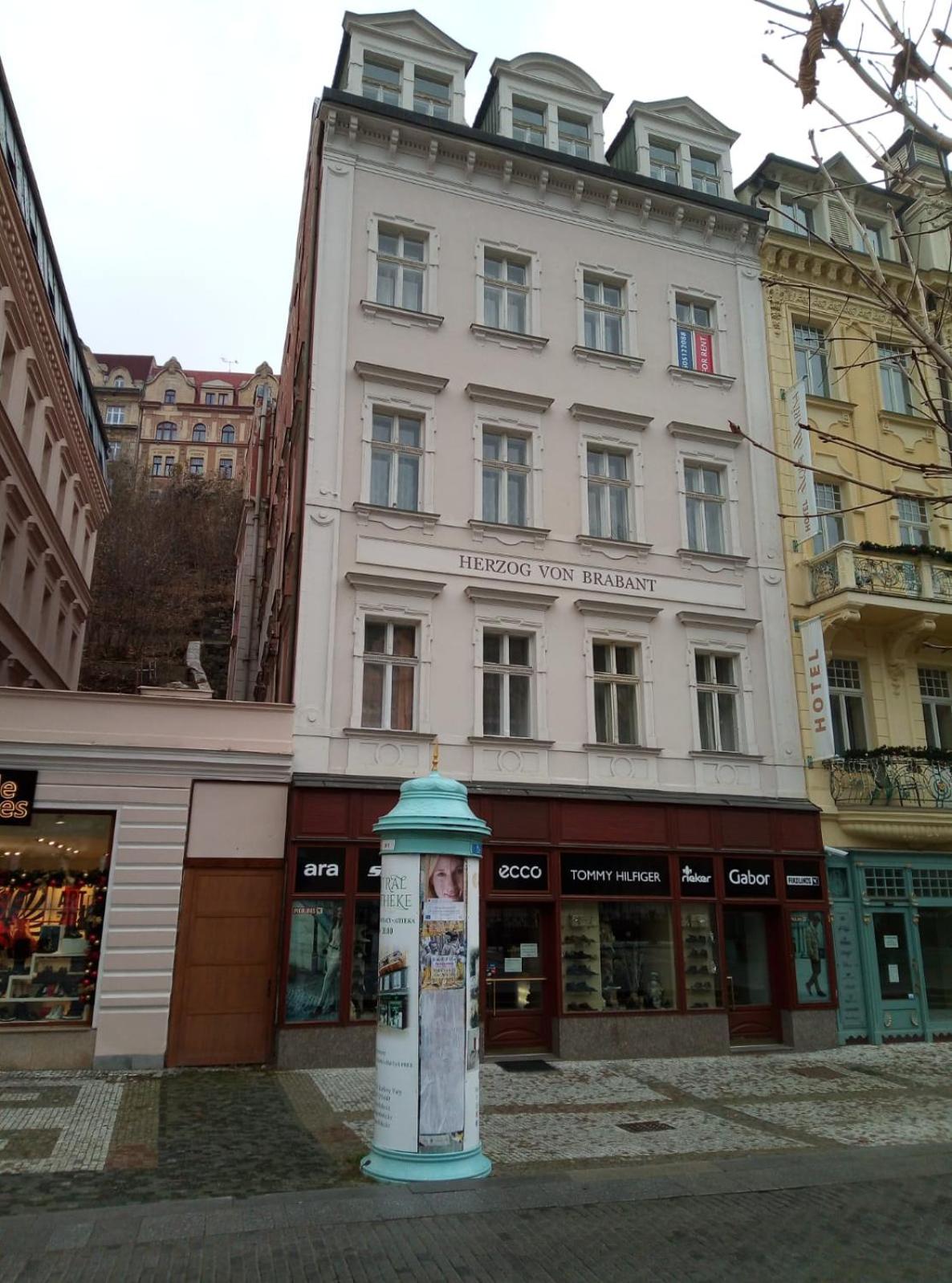Delux Kolonada