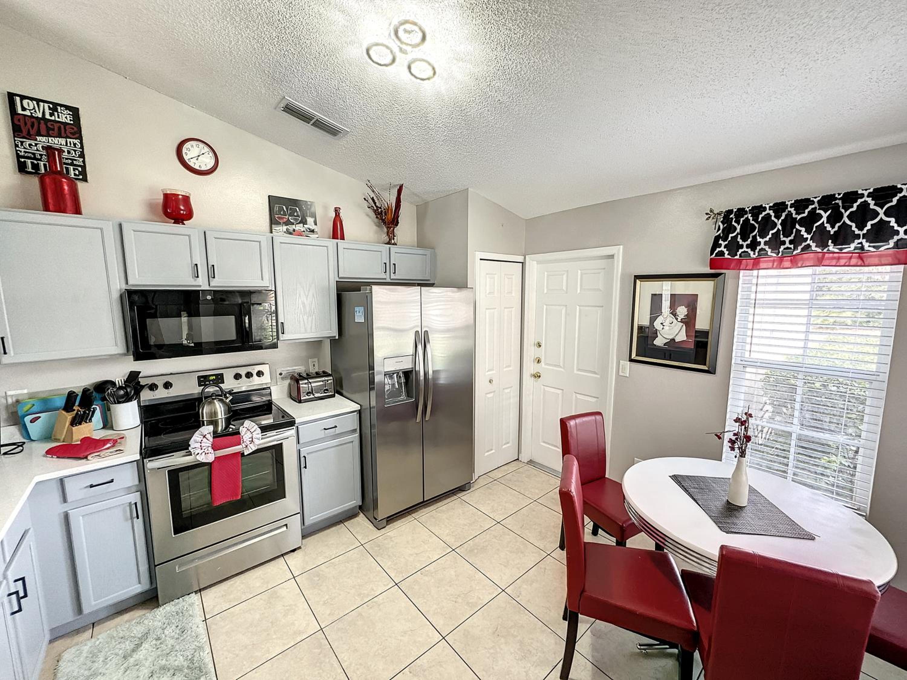5 star on other sites See why Golf games pool hot tub 4m Disney sun deck Free Snacks