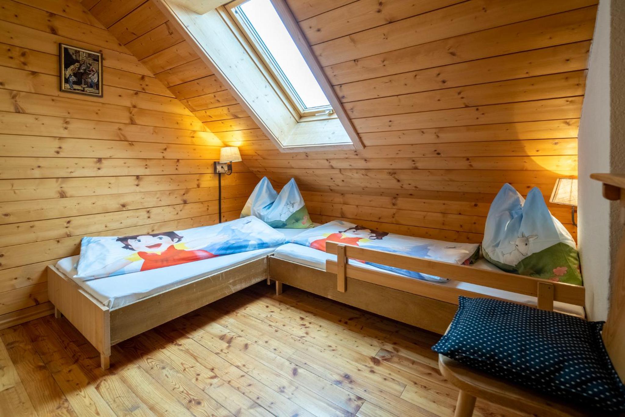 Zirbenhütte am Falkert auf der Heidi-Alm
