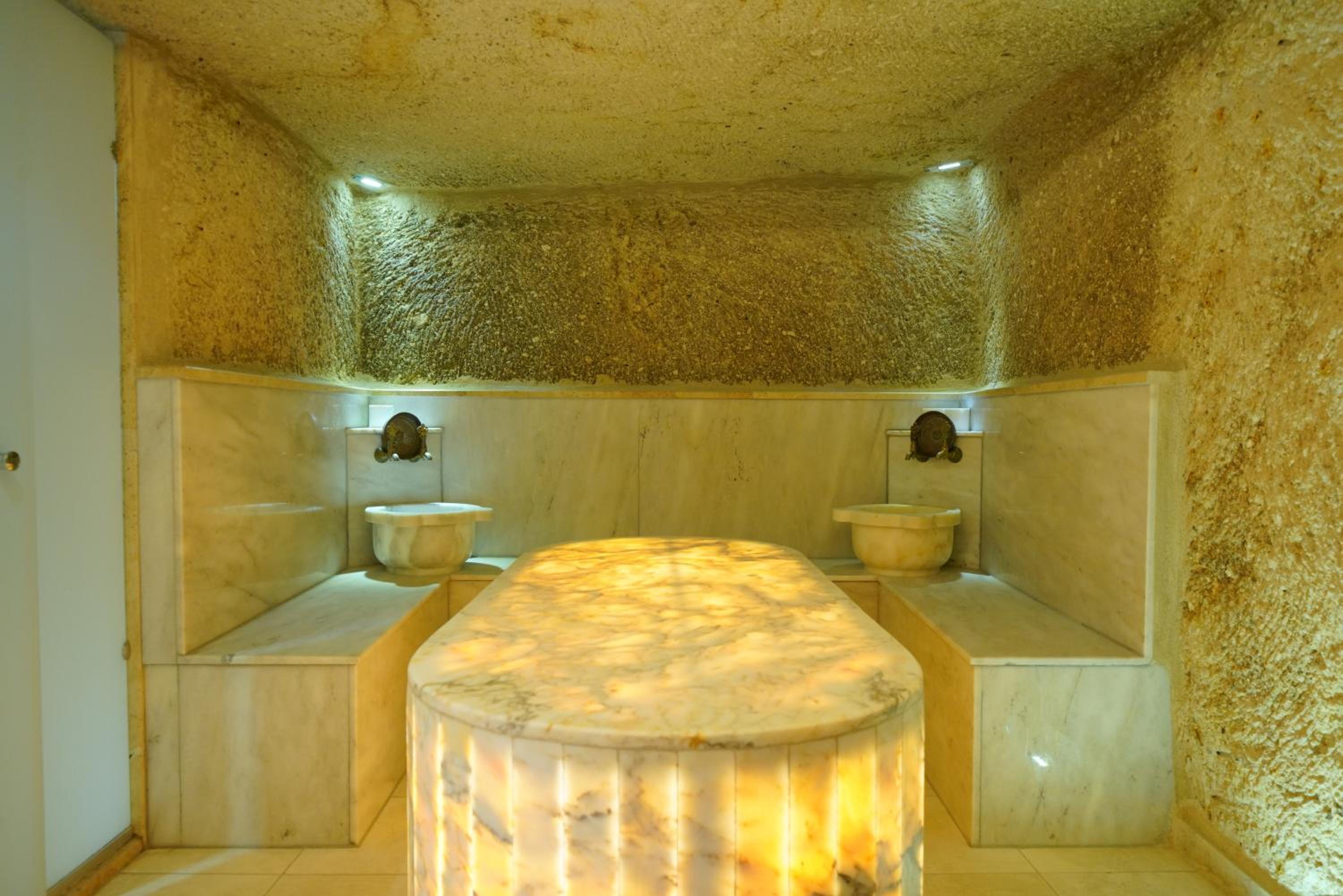 Shoestring Cave House - Image 80