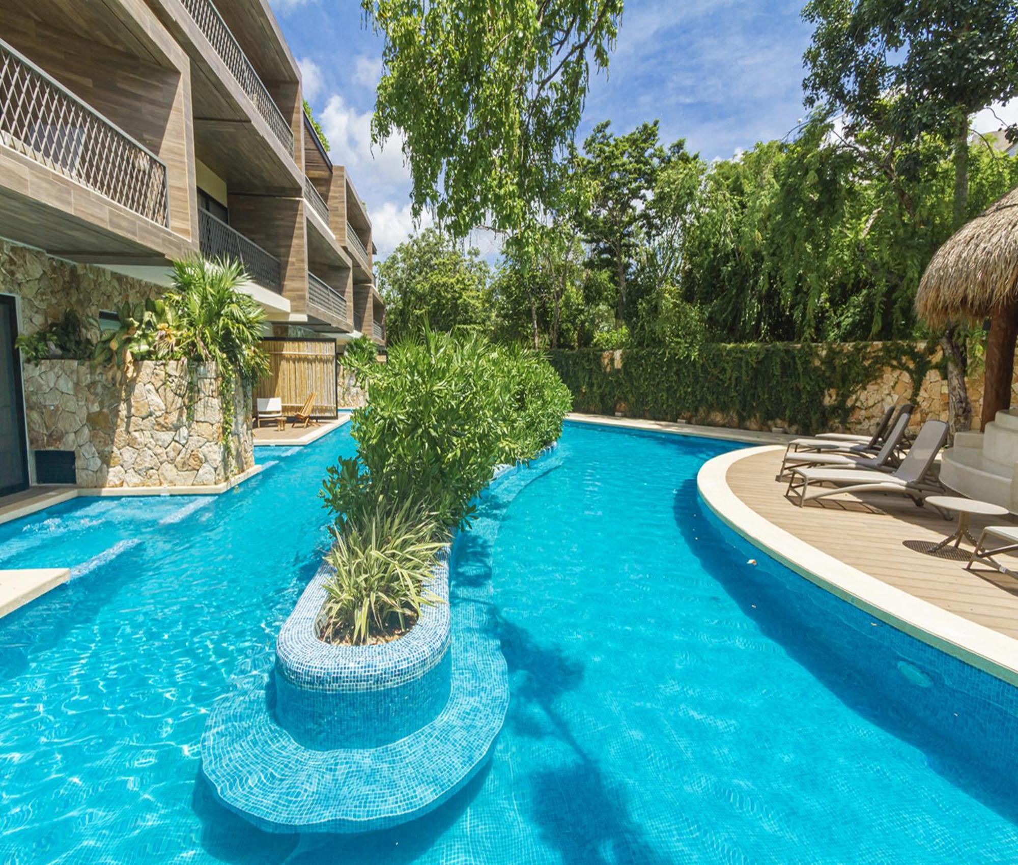 ***New Swim Up with Prívate Jacuzzi*** view 4