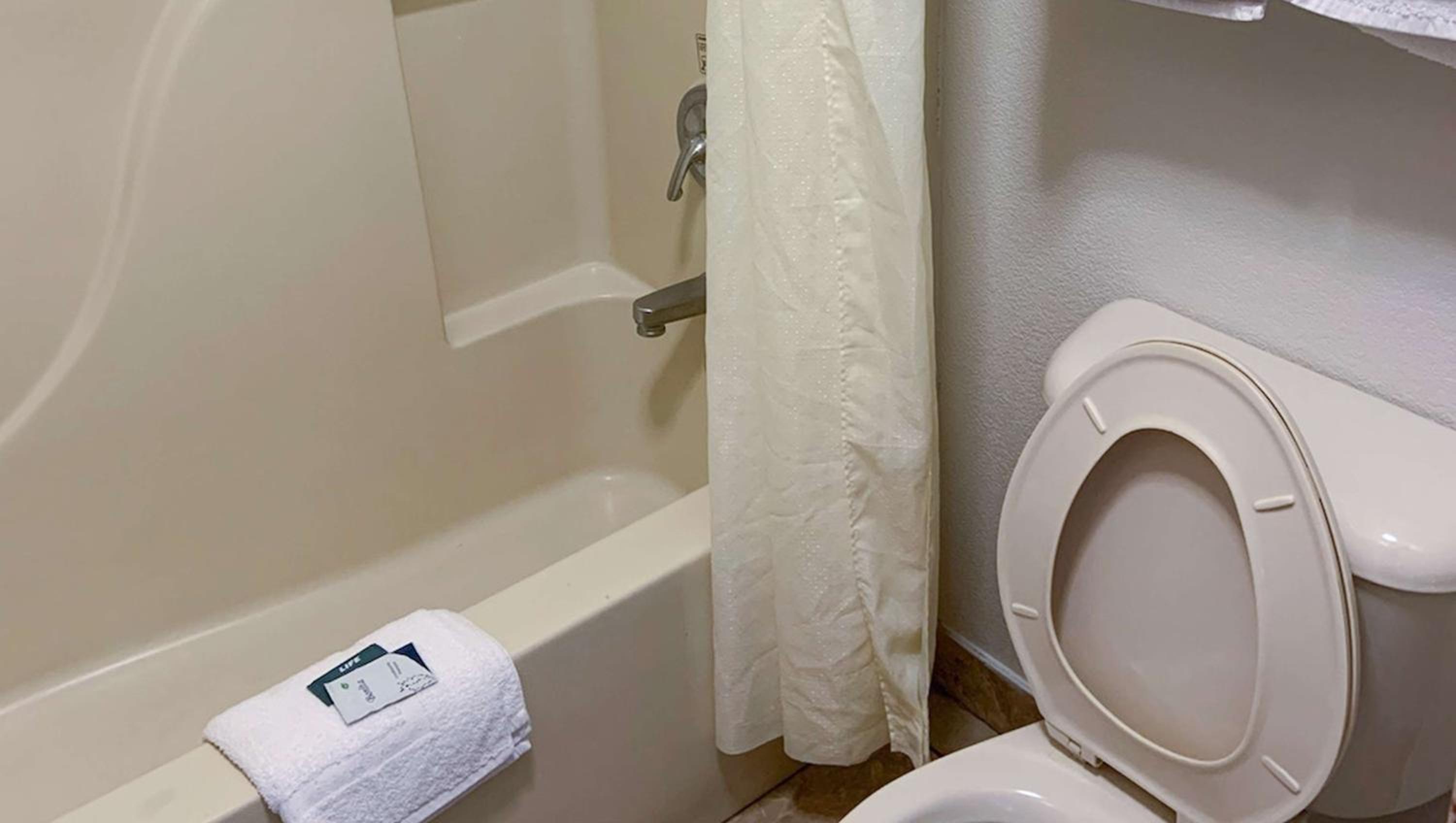 Forrest City Vacations - Luxury Inn Forrest City - Property Image 9