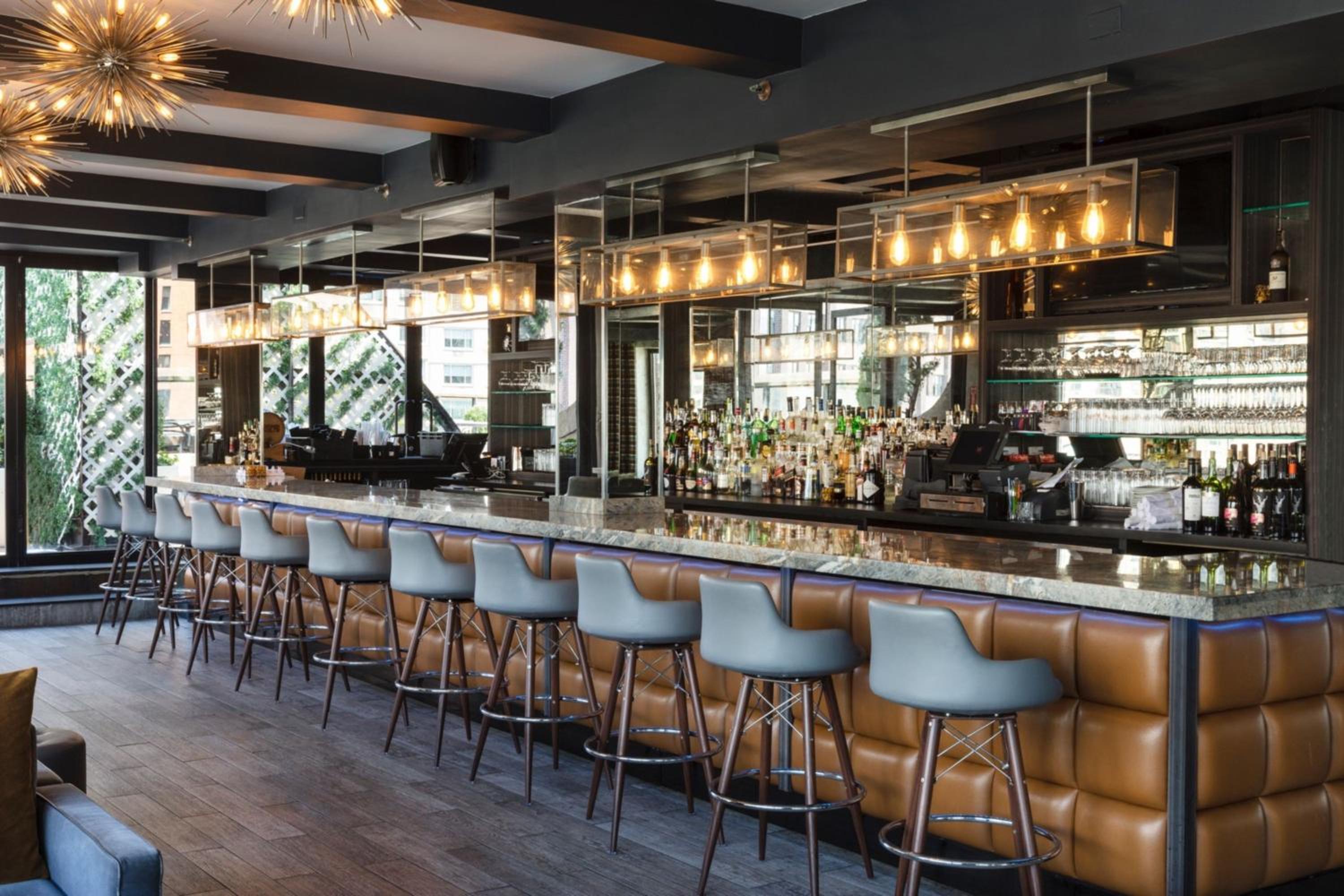 Empire Hotel 61