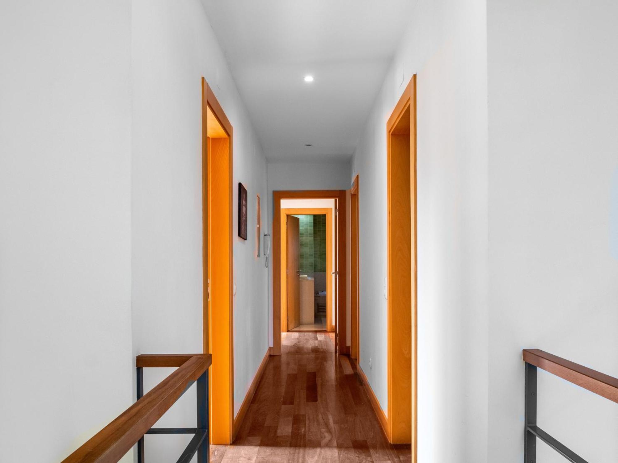 LINDA Oura Beach 4BR Villa 10 New for rent! view 5