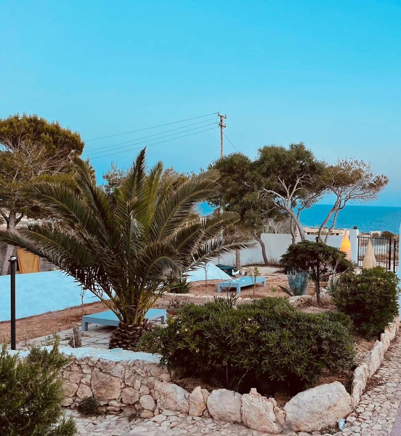 B H Lampedusa