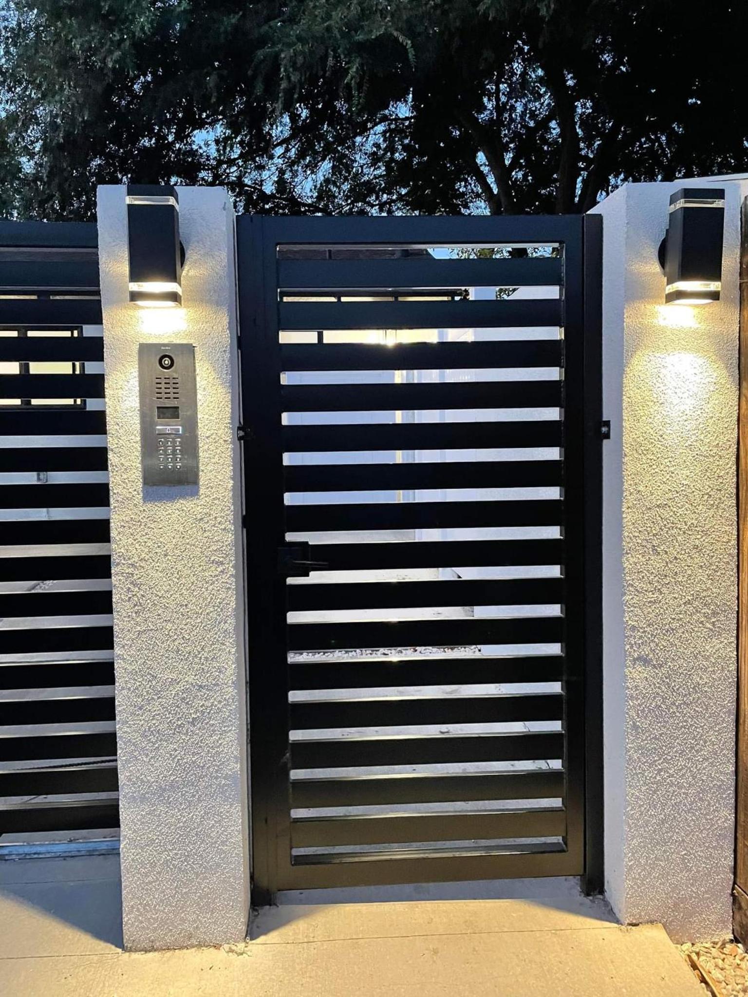 Los Angeles Vacations - Gated private house with own parking Sherman Oaks - Property Image 27