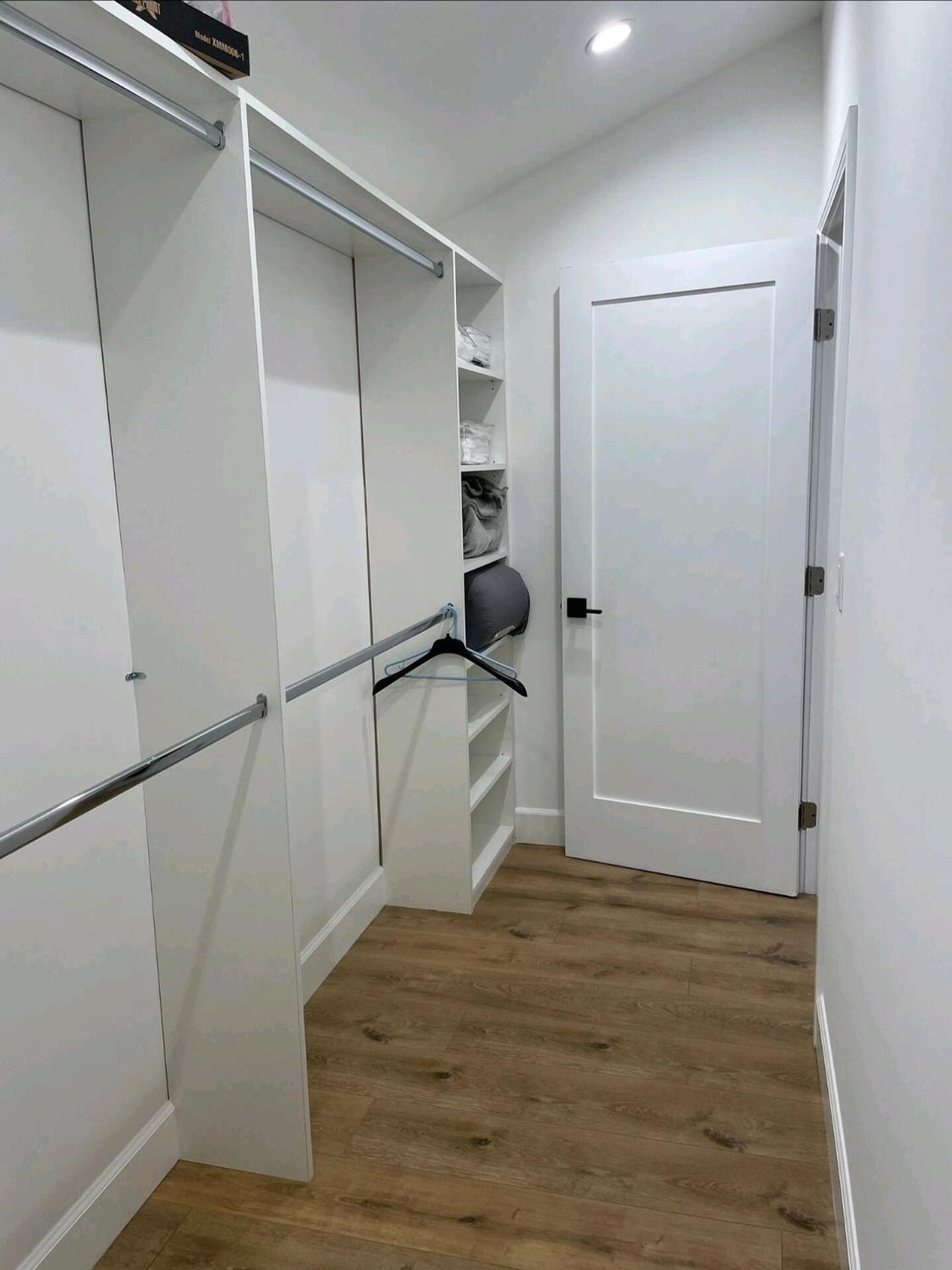 Los Angeles Vacations - Gated private house with own parking Sherman Oaks - Property Image 12