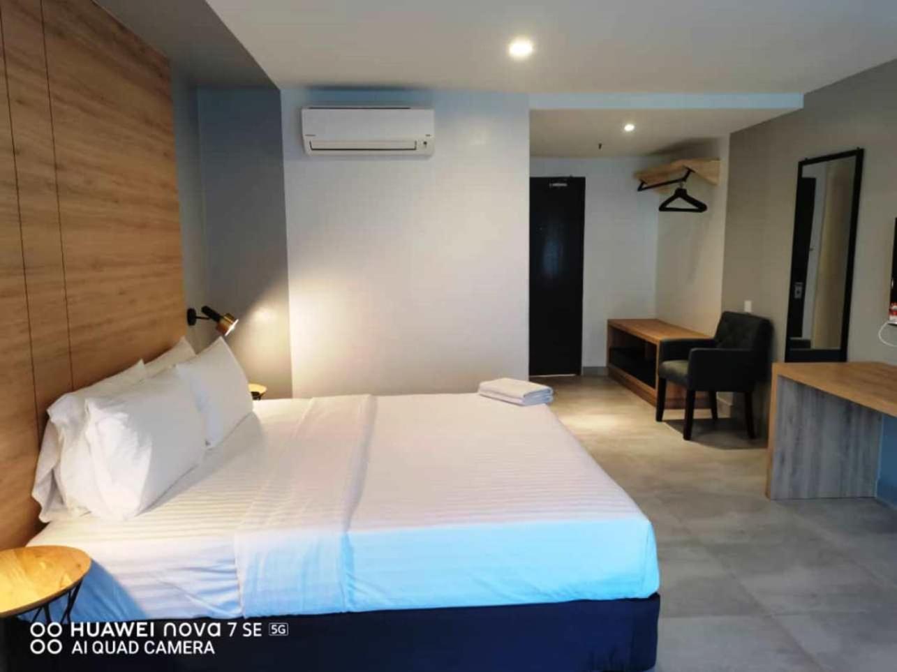 Coral Bay Resort