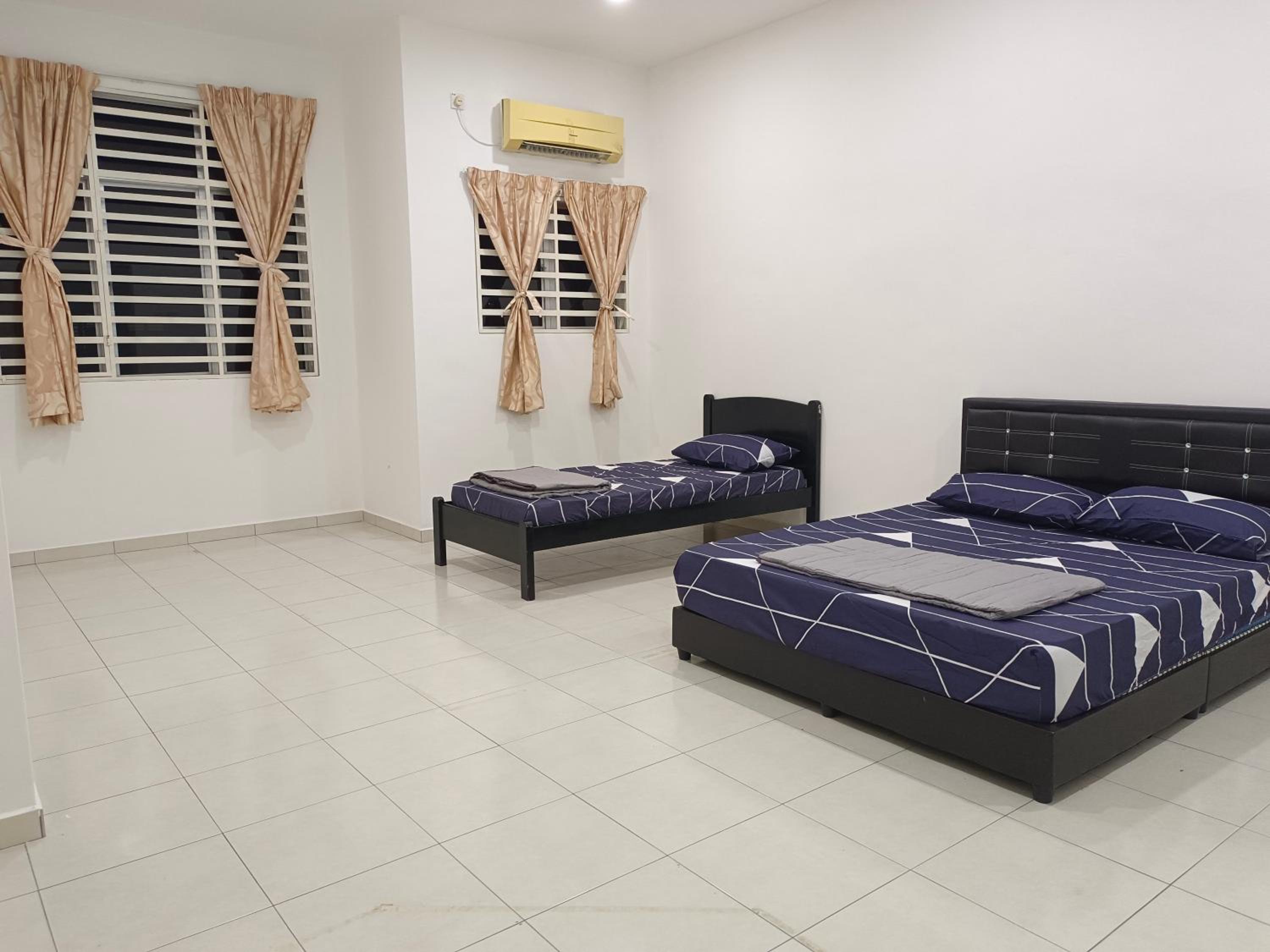 Happy homestay sitiawan photo 4