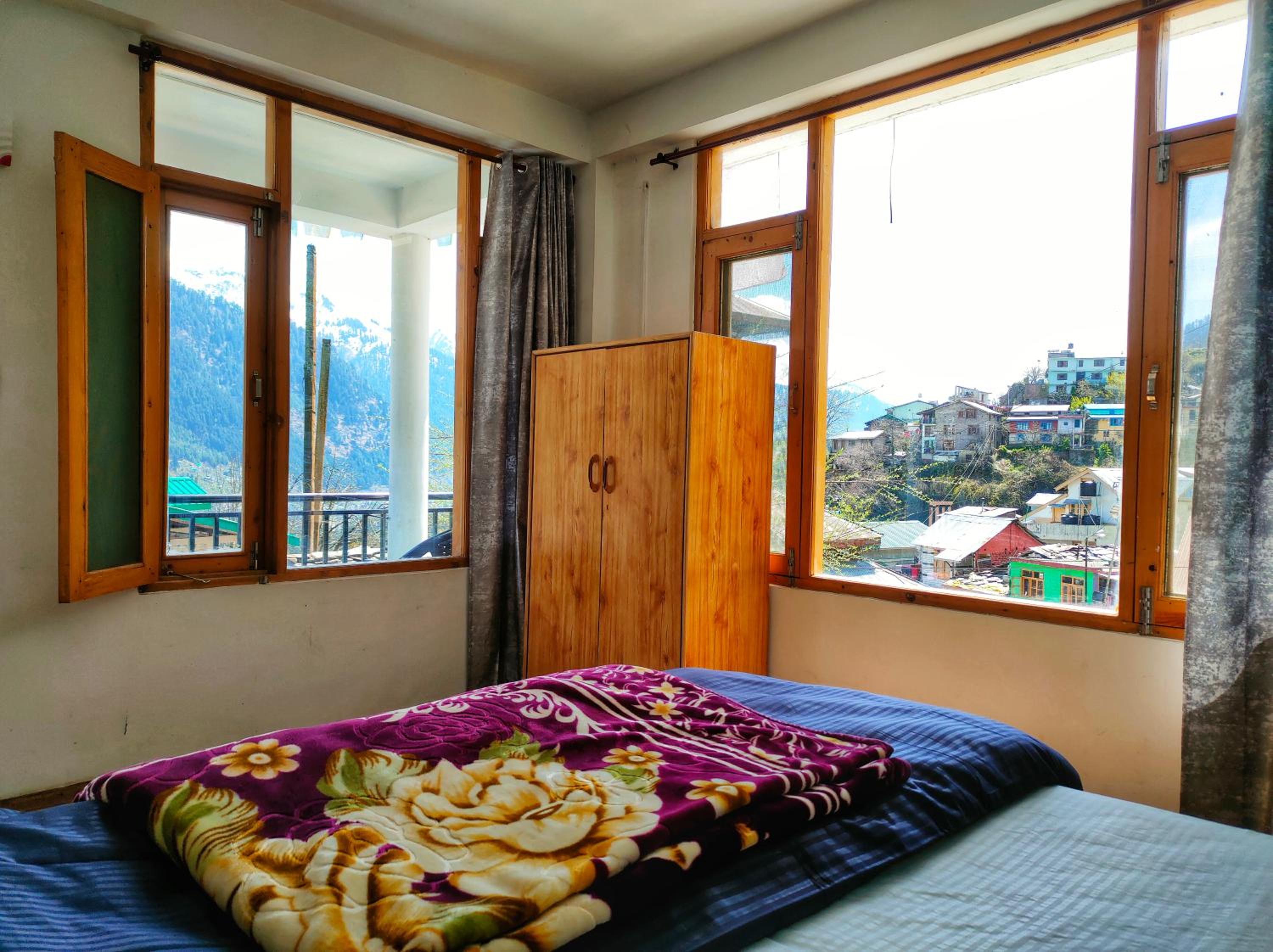 Bros Hostel & Yaara Cafe view 2
