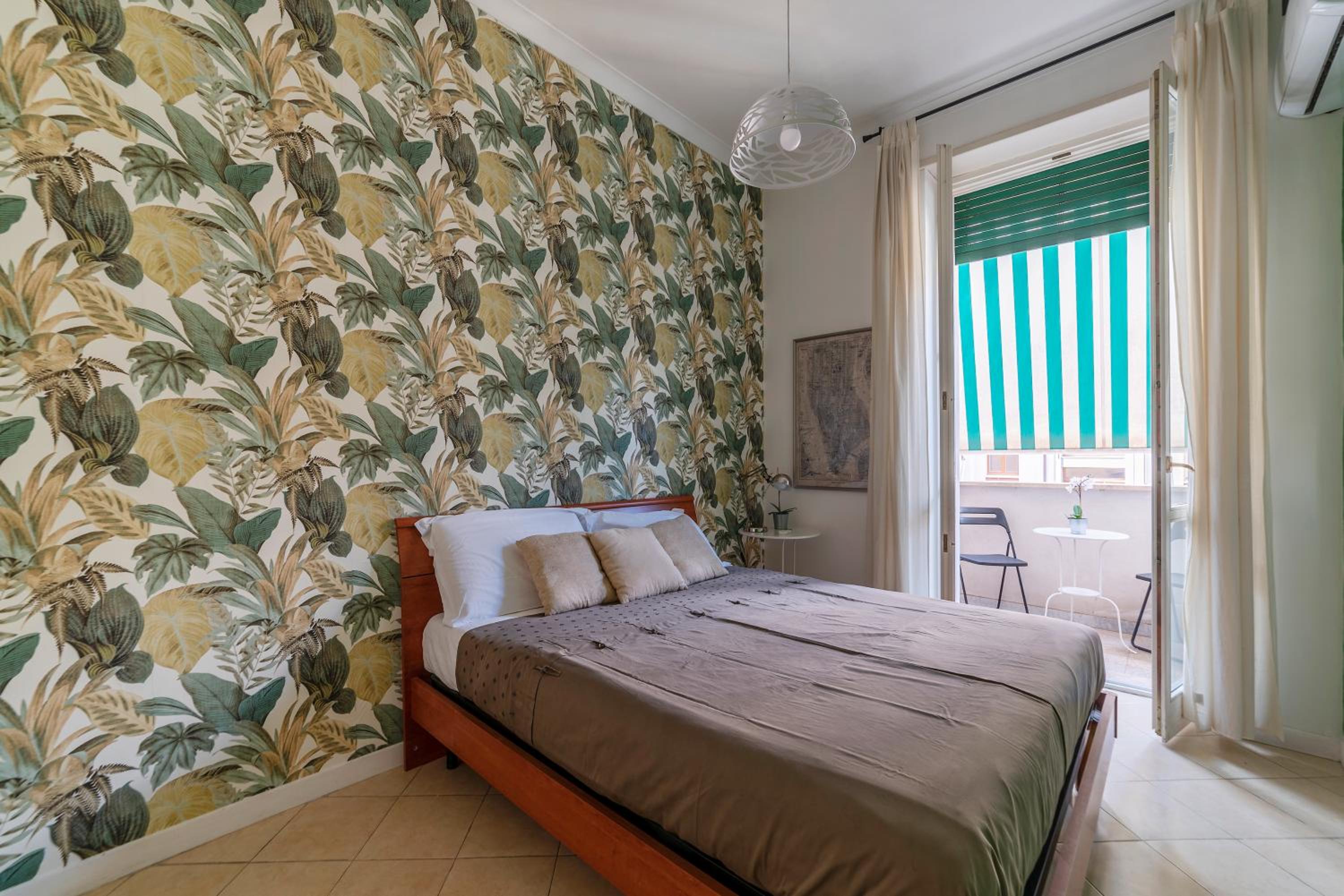 Vatican Corner Family Apartment