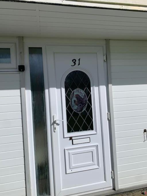 Woodland chalet close to beach view 5