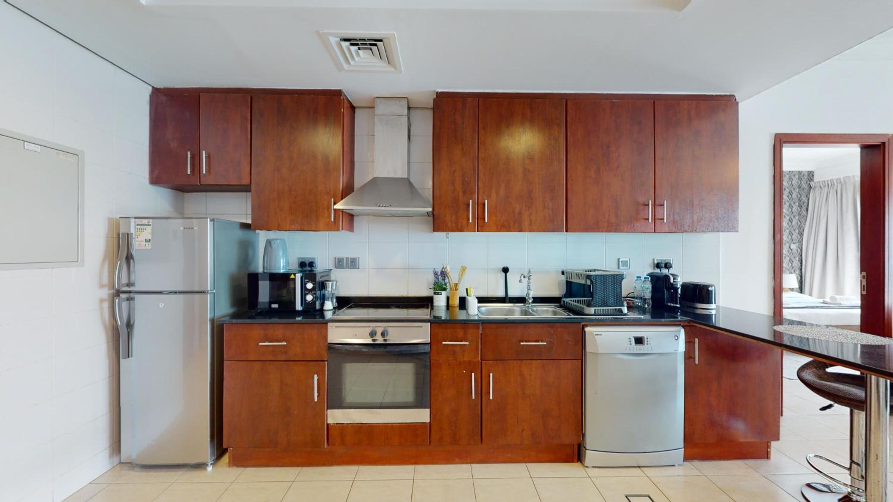 LV38 - Elegant 2BHK in Lake View Tower