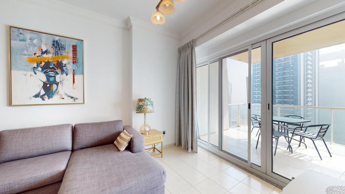 LV38 - Elegant 2BHK in Lake View Tower