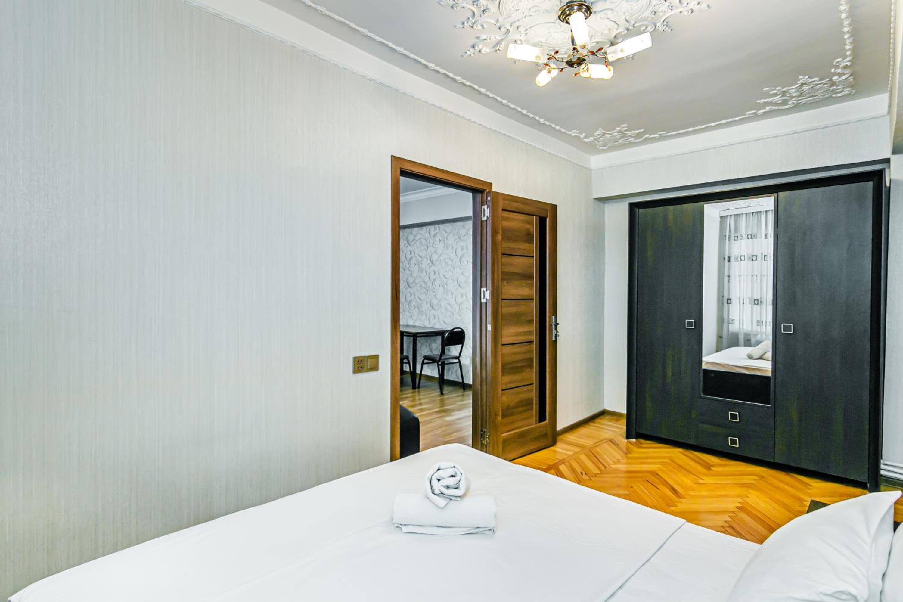 Deluxe Apartment 251