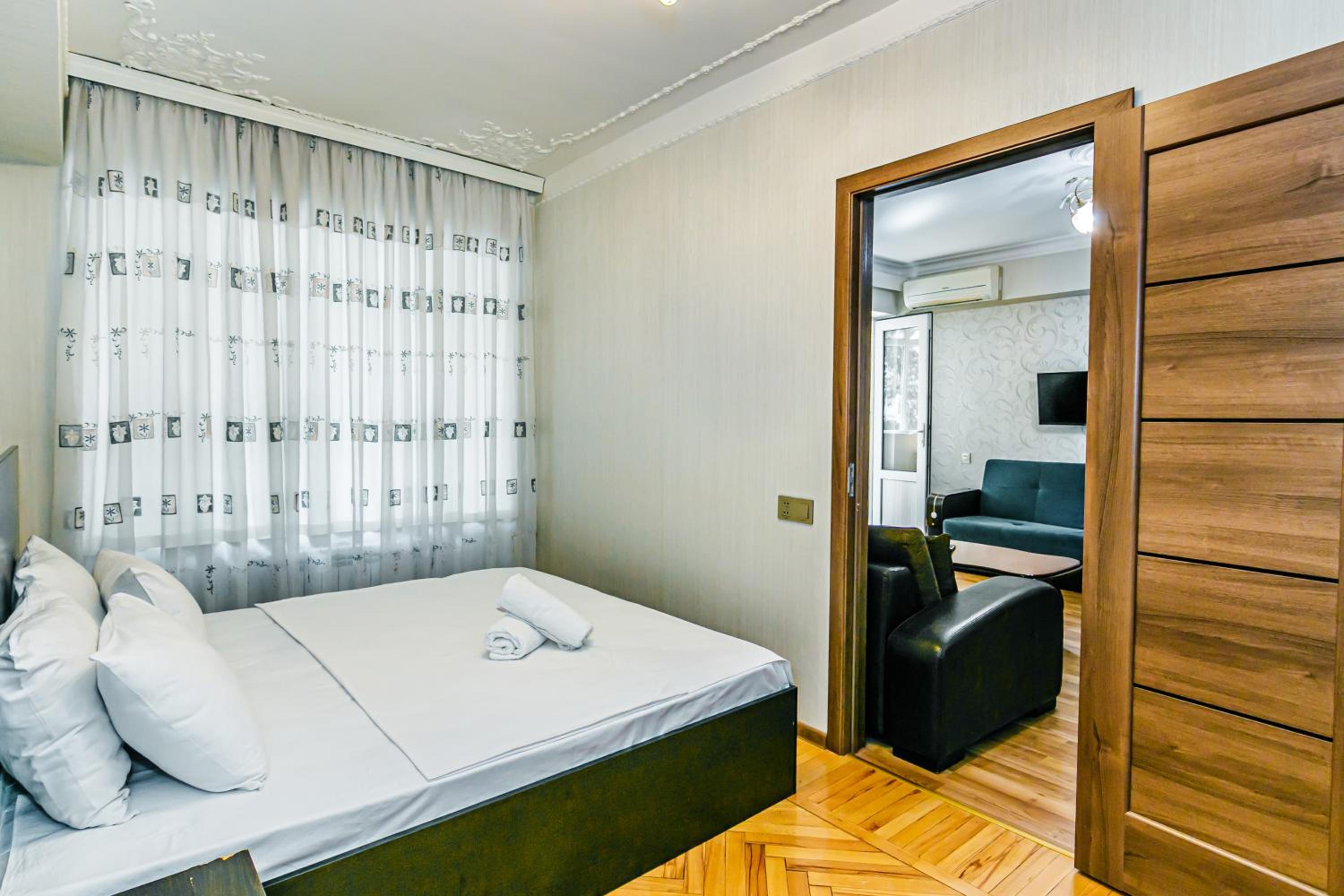 Deluxe Apartment 251