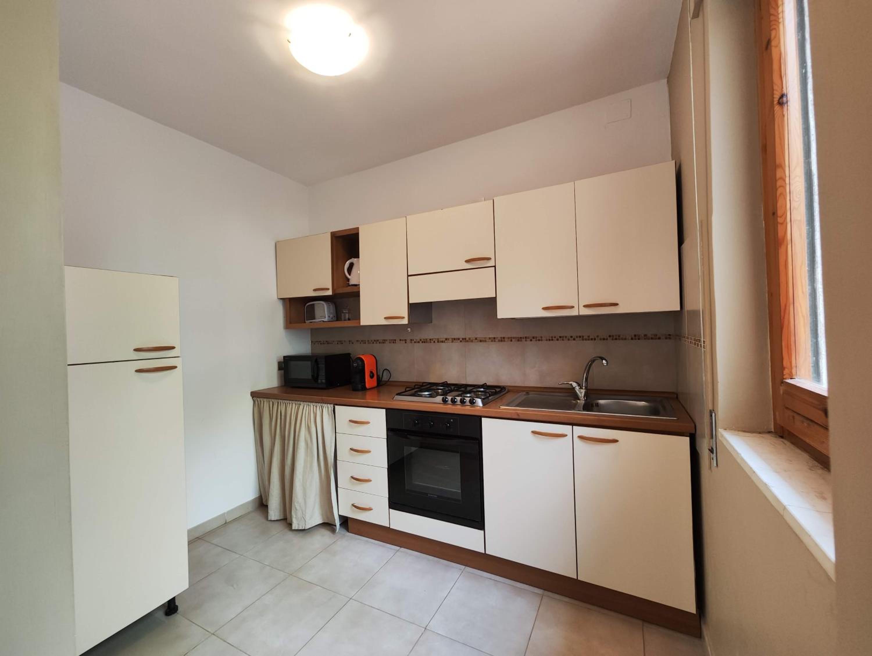 Collins Apartments photo 3