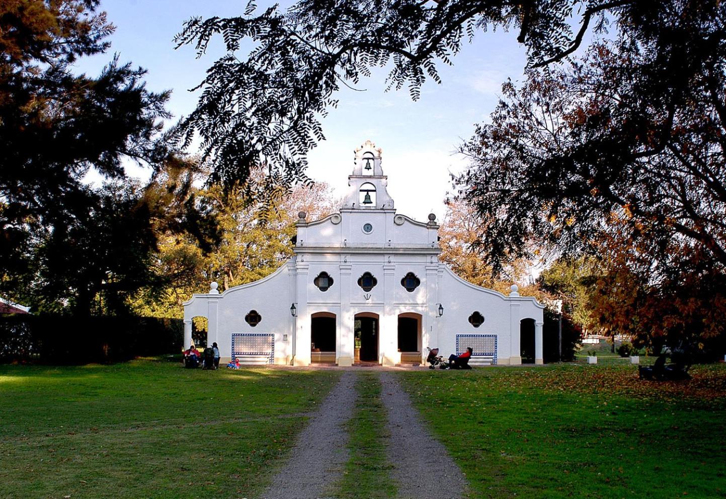 Casa de campo en club privado Benquerencia