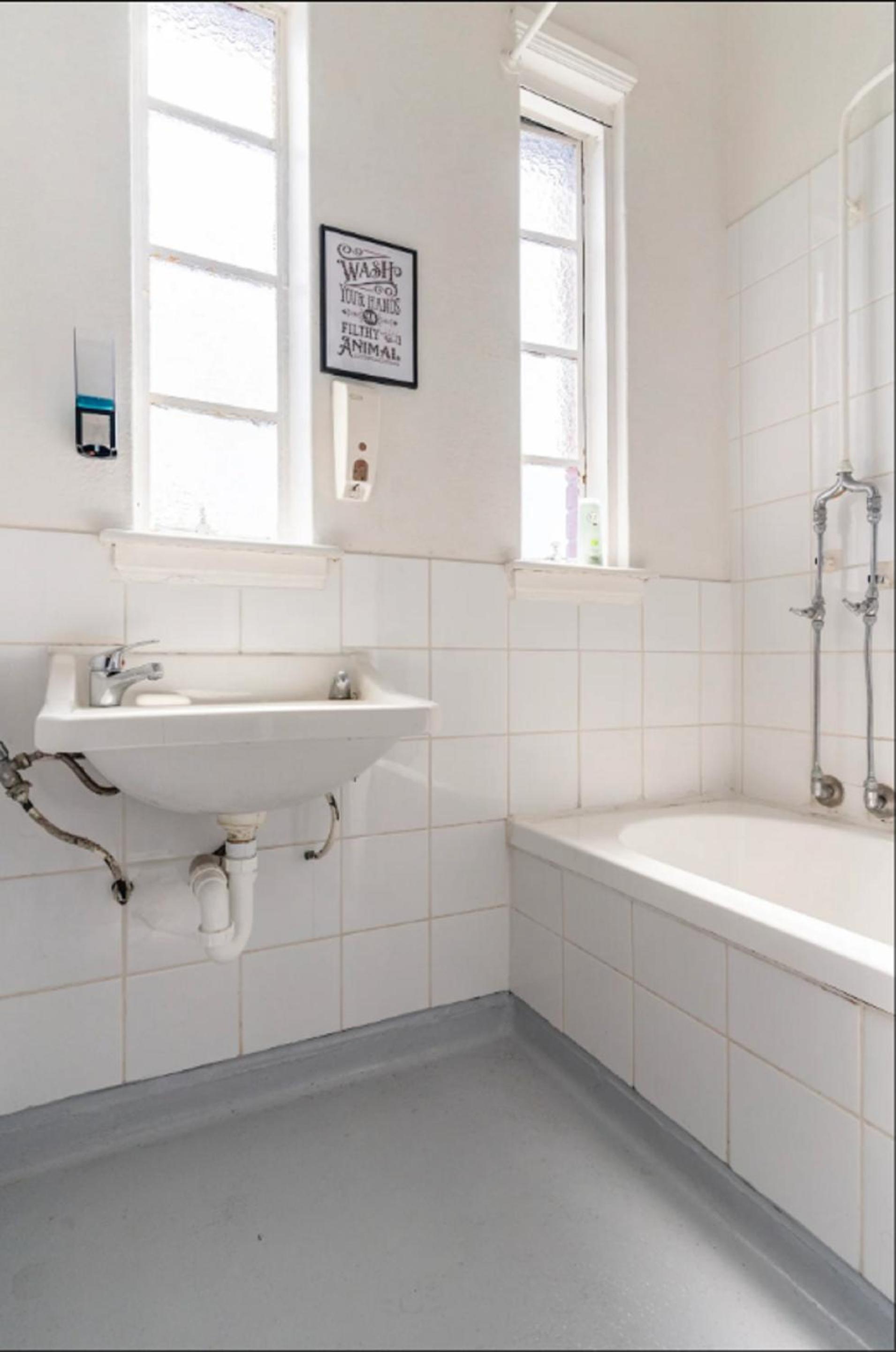 Richmond Private Rooms - 151 Hoddle Homestay