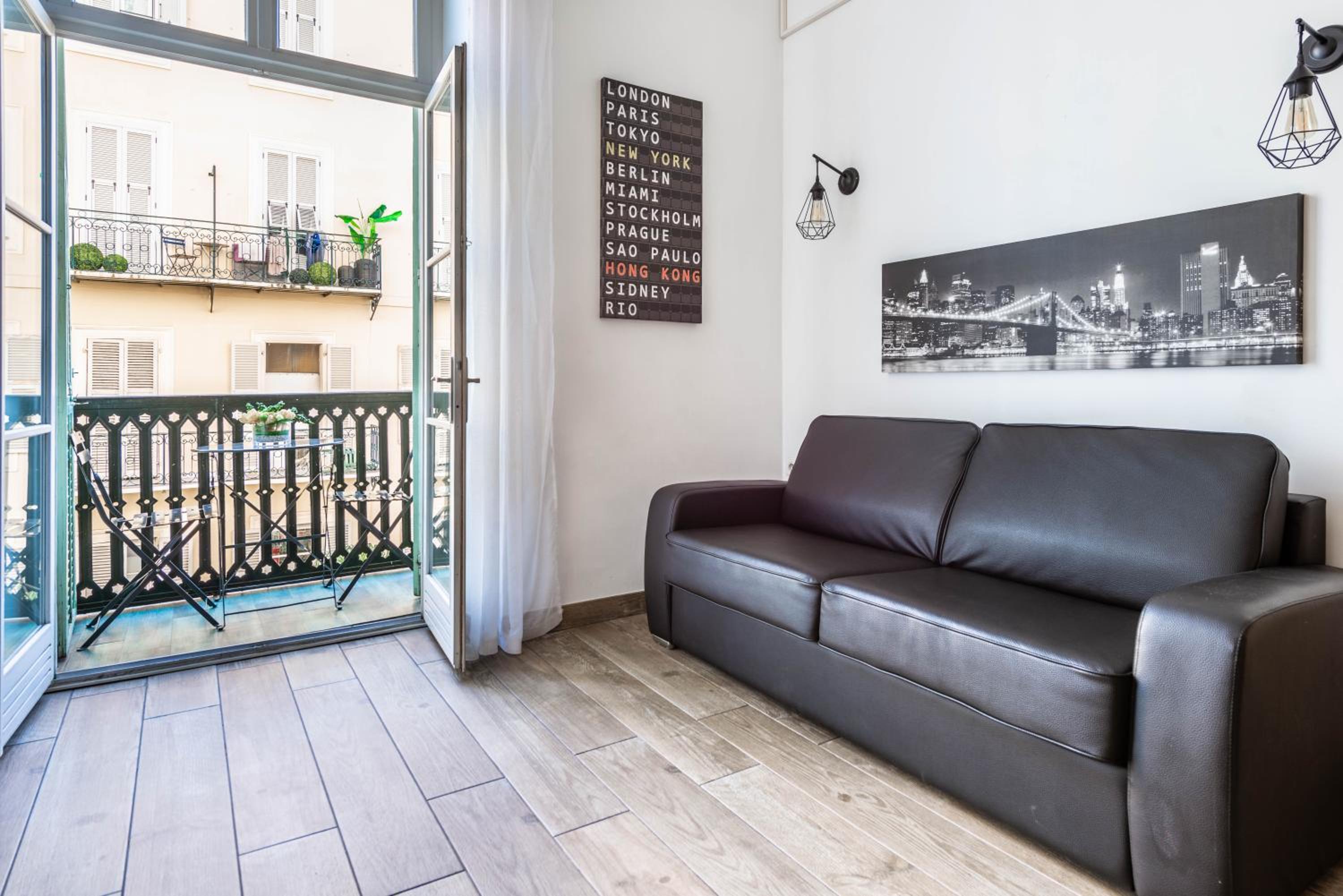 JEAN MÉDECIN - Modern Flat - Heart of center photo 4