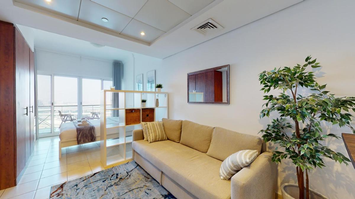 LV13 - Elegant Studio in Lake View Tower