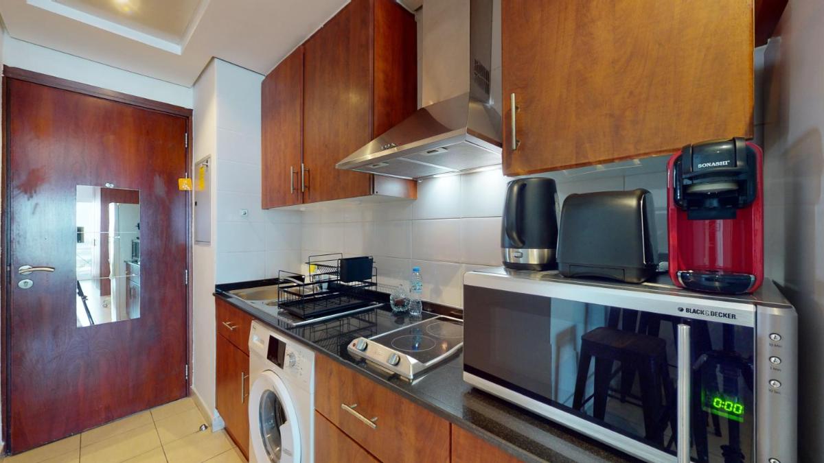 LV13 - Elegant Studio in Lake View Tower