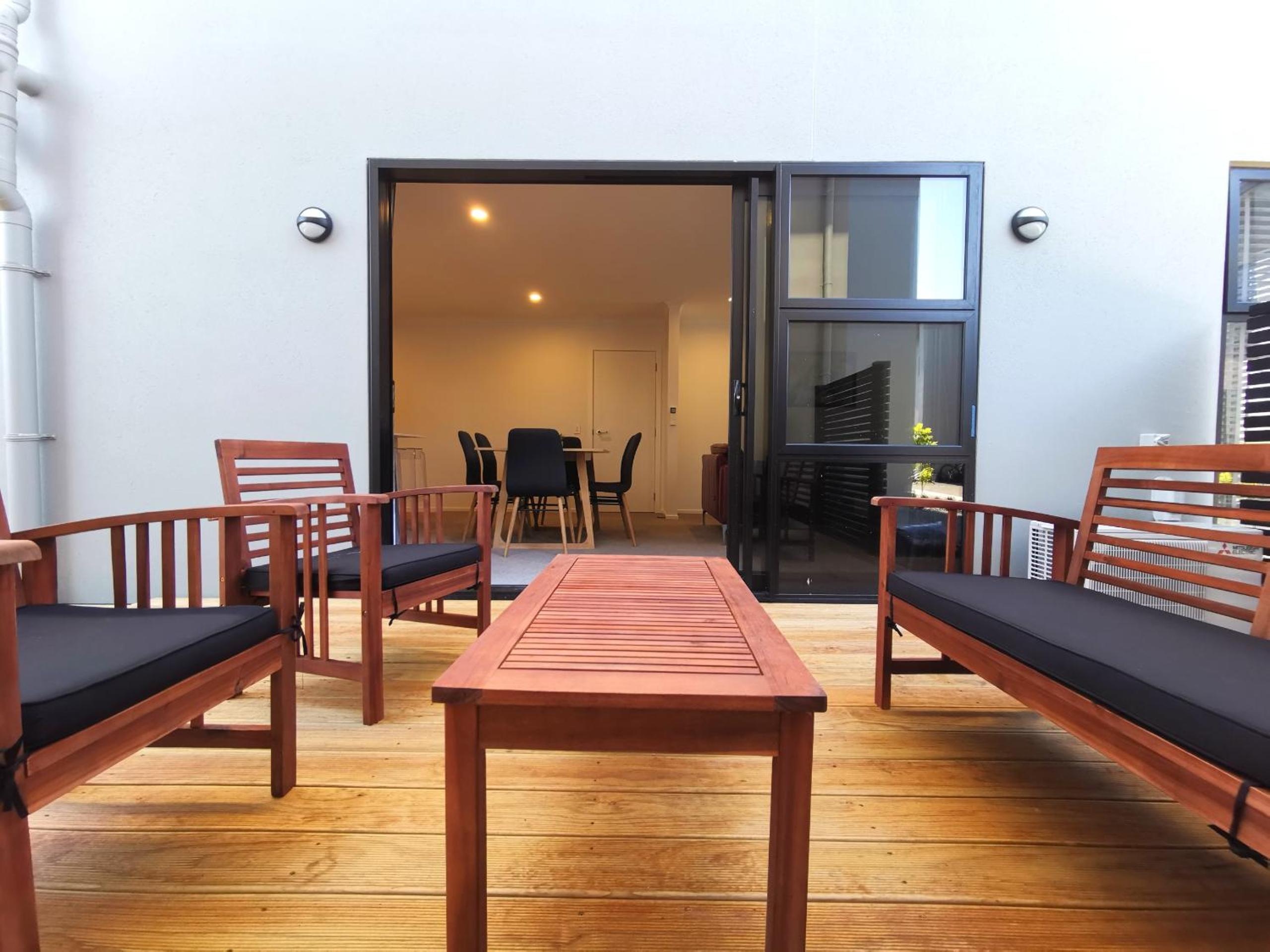 Nelson City Town House 10 minute walk to town view 2