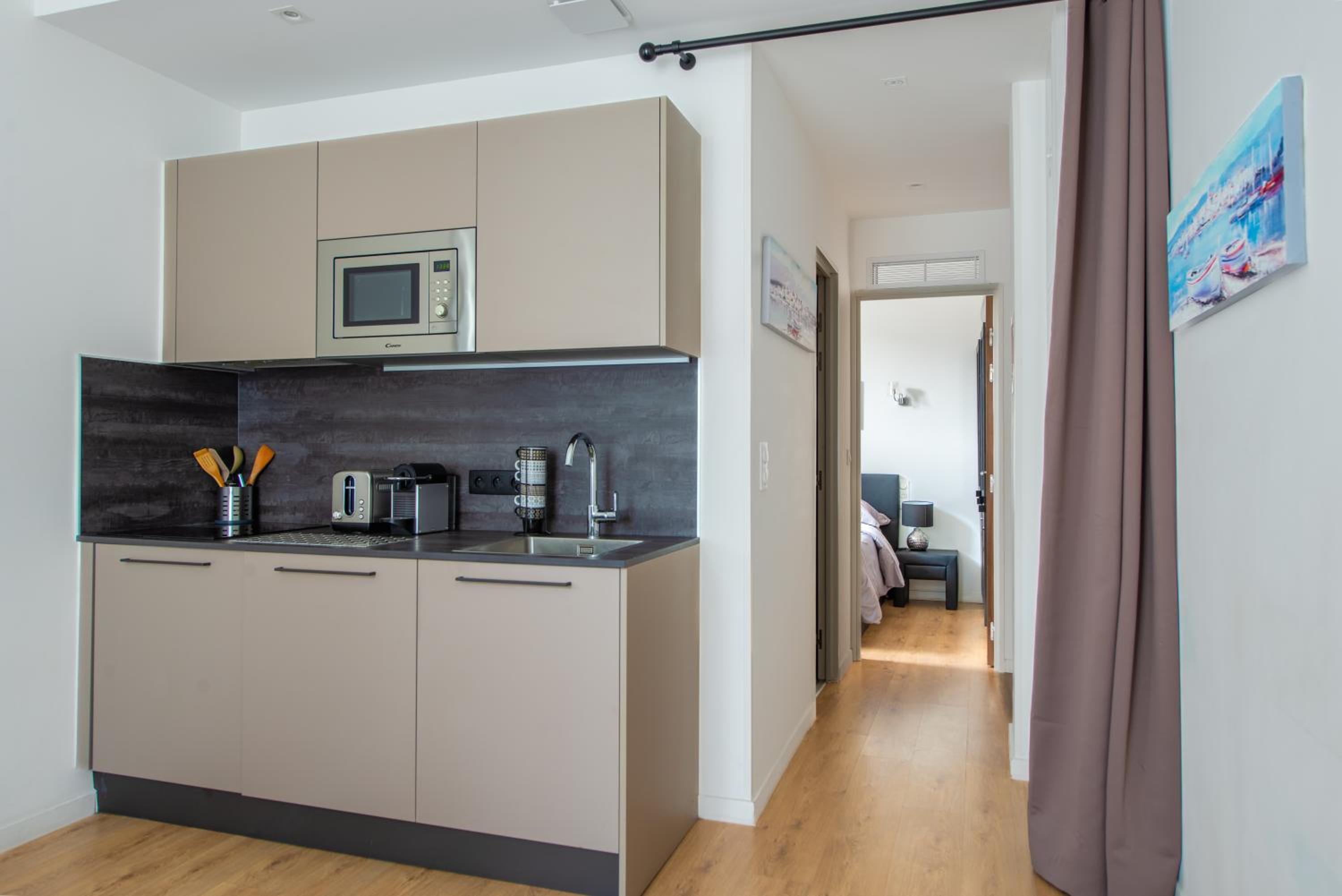 JEAN MEDECIN - Modern and brand new 1Br flat view 5