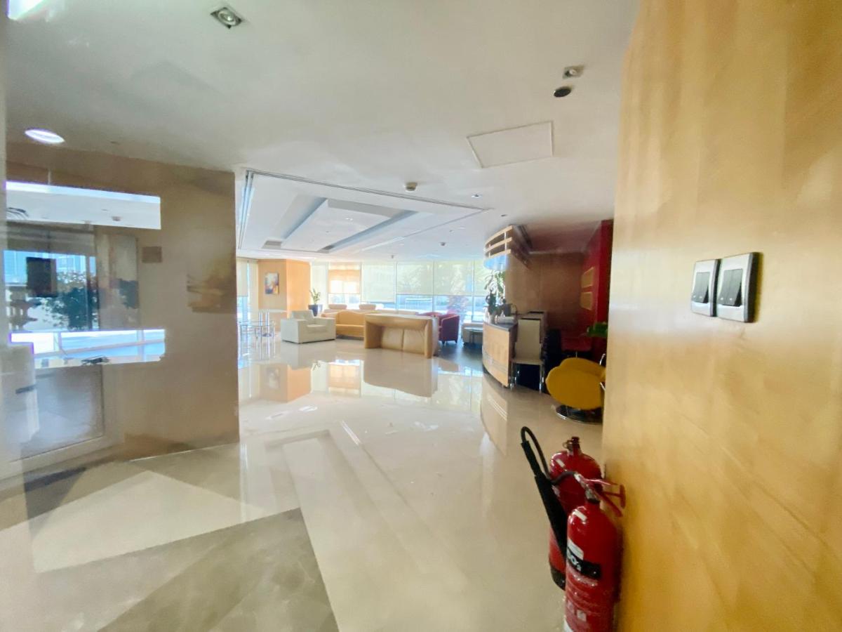 LV13 - Elegant Studio in Lake View Tower