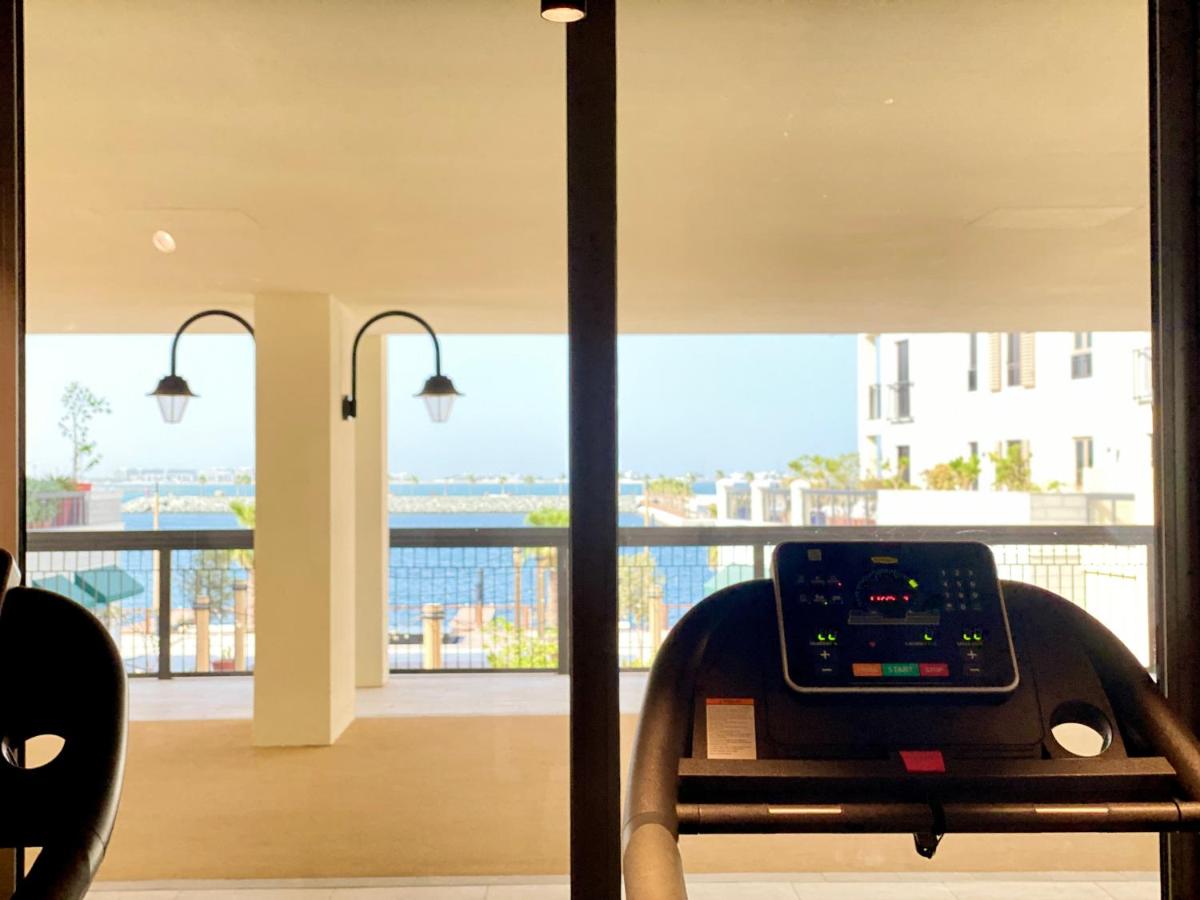 LC22 - Elegant 1BR with beach access in La Cote Building