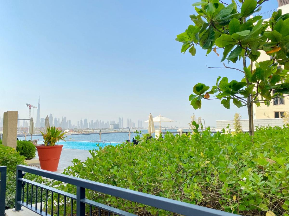 LC22 - Elegant 1BR with beach access in La Cote Building