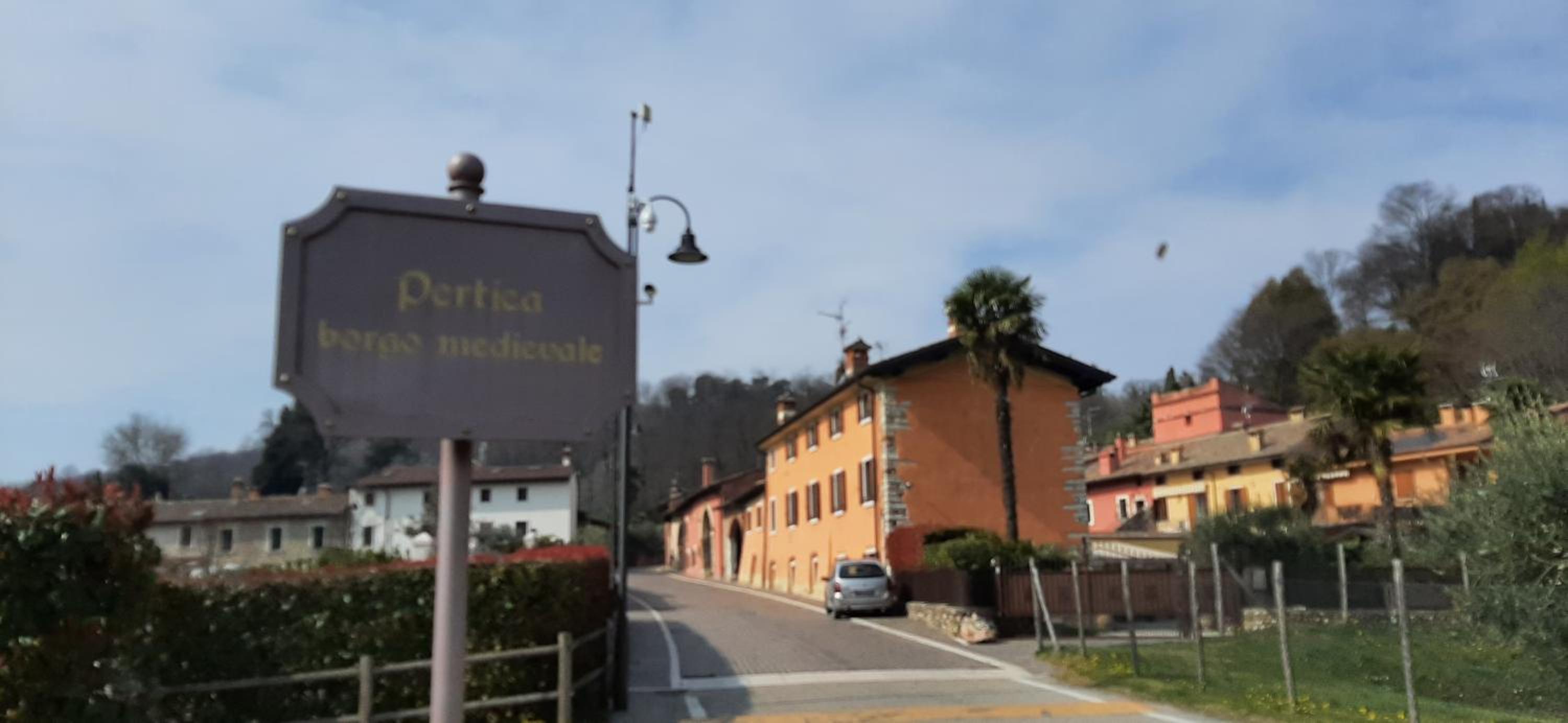 Al BORGO costermano sul garda via pertica 8A photo 2