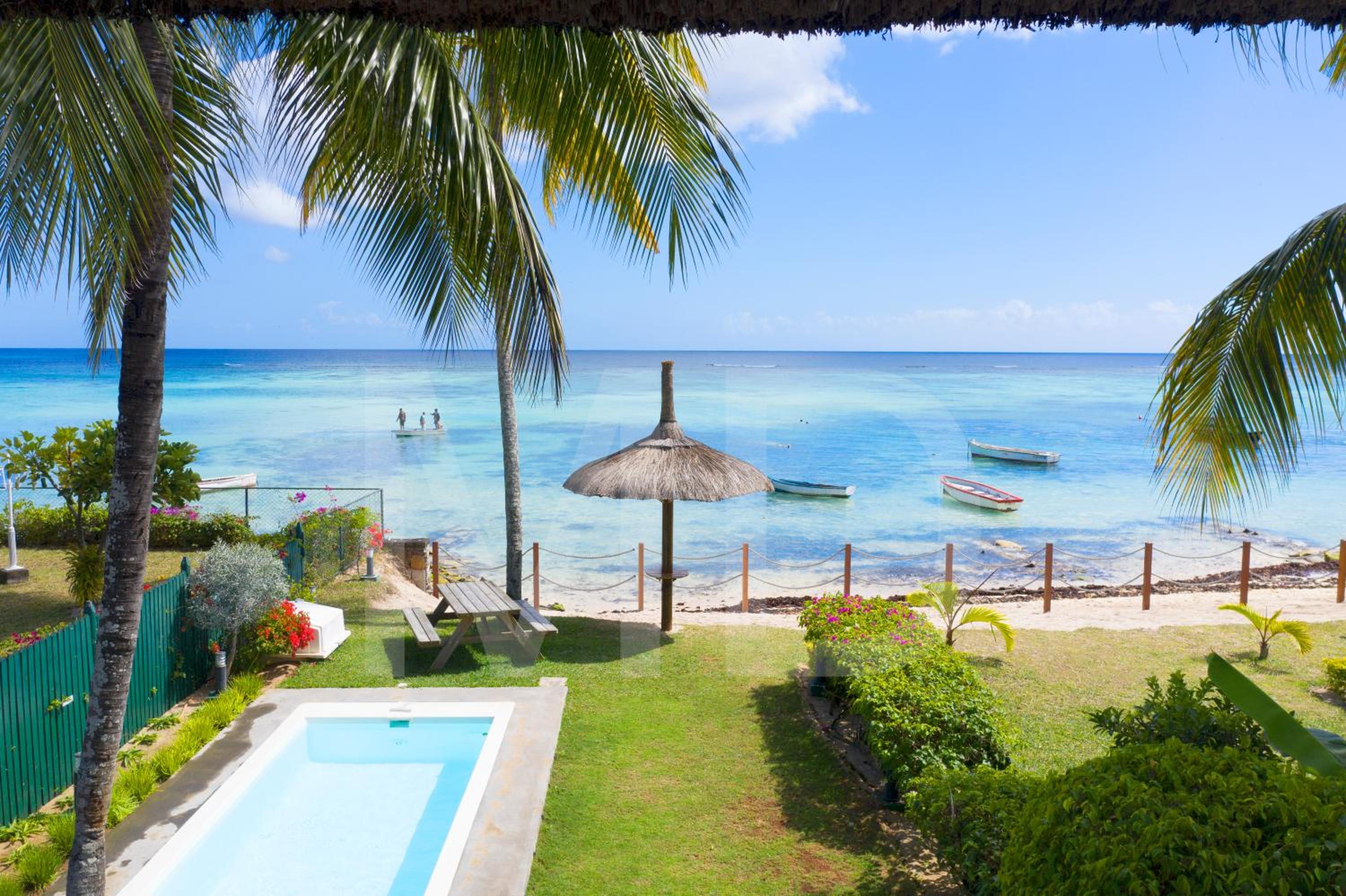 Caro's Beachfront