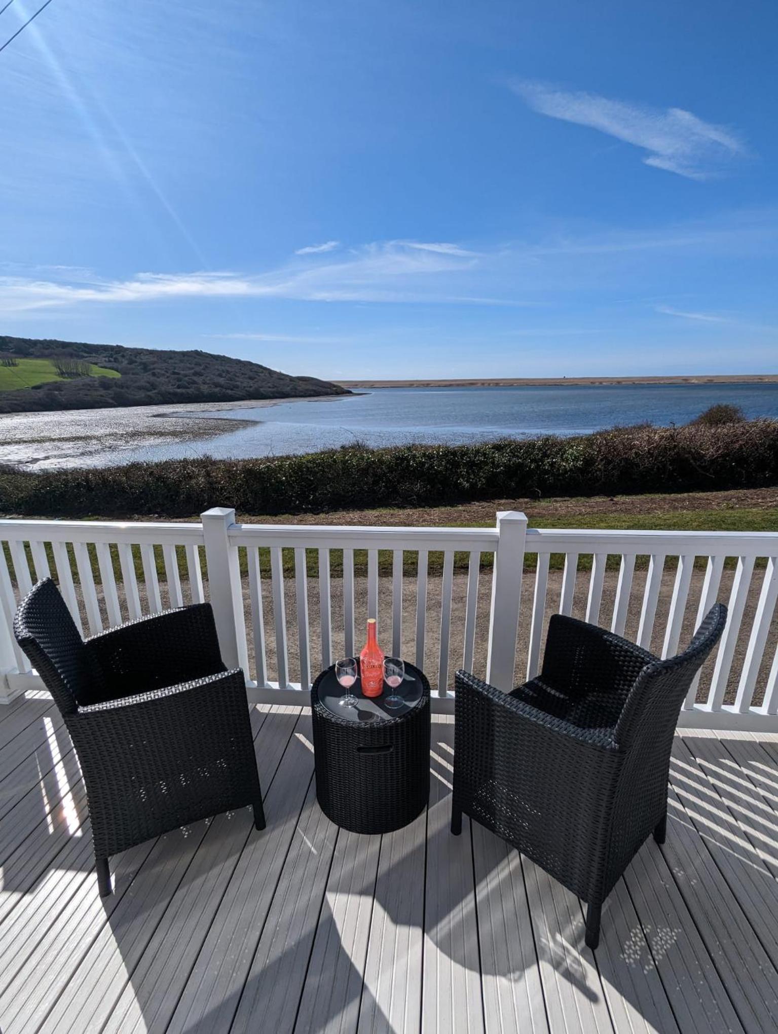 LOCATION LOCATION Beautiful Modern Frontline Caravan Haven Littlesea Weymouth