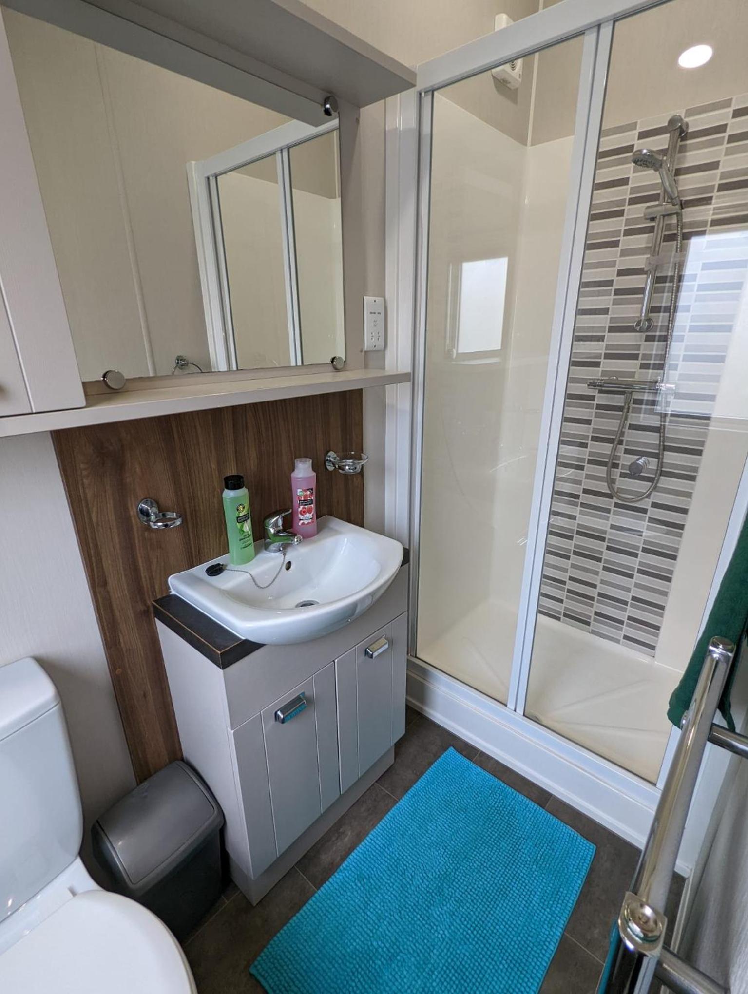 LOCATION LOCATION Beautiful Modern Frontline Caravan Haven Littlesea Weymouth