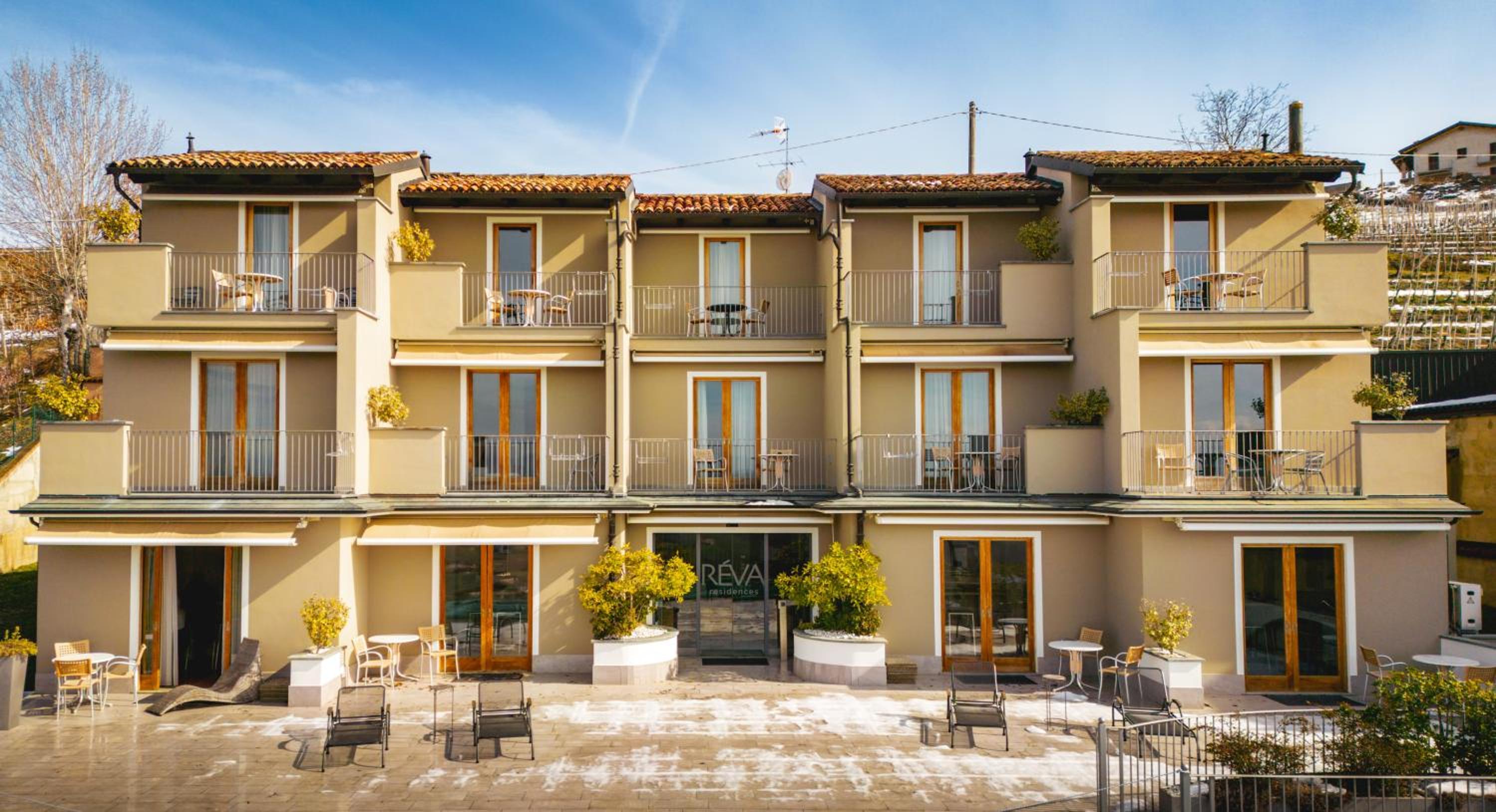 Hotel Réva Residences and Pool - Image 1