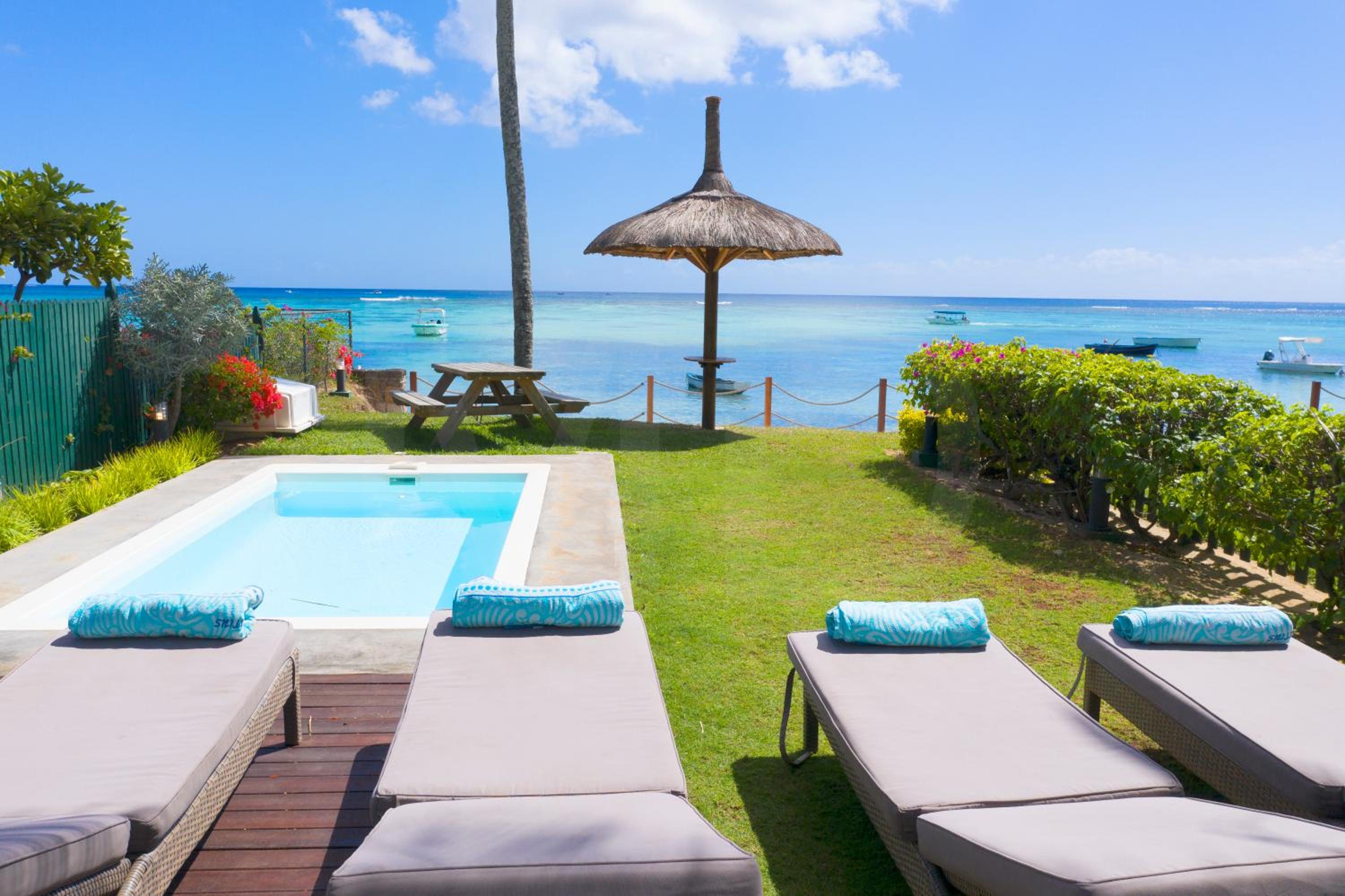 Caro's Beachfront
