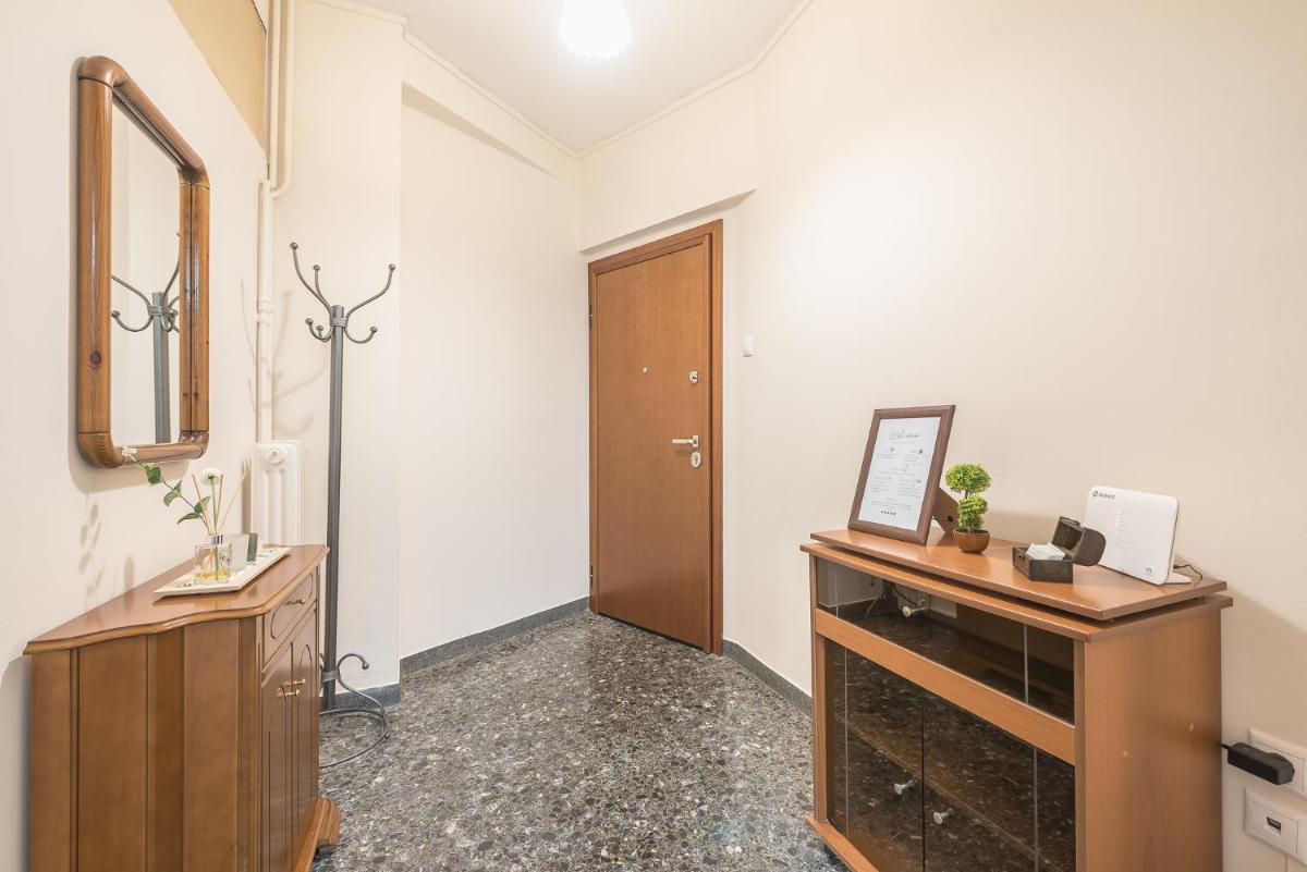Spacious Cozy Apartment in Athens photo 2