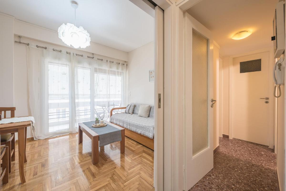 Spacious Cozy Apartment in Athens photo 4