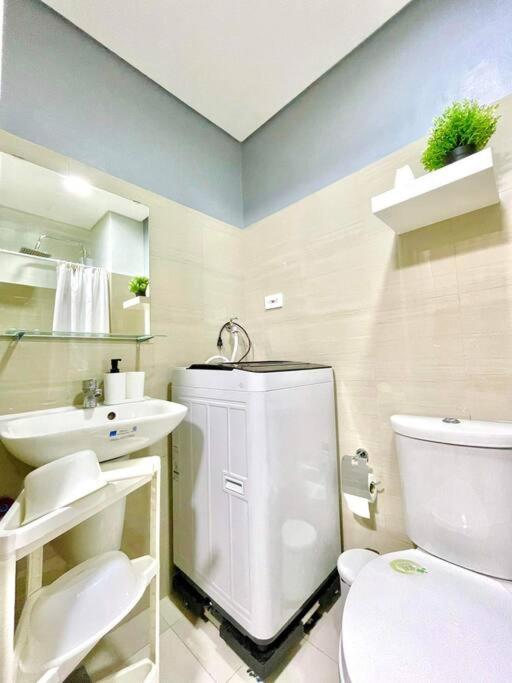Fully equipped 1BR Condo at Shore2 near to MOA view 5