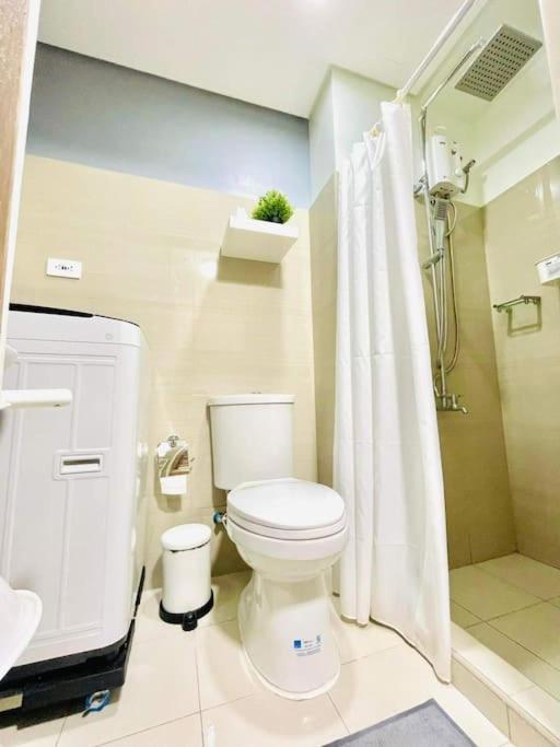 Fully equipped 1BR Condo at Shore2 near to MOA view 4
