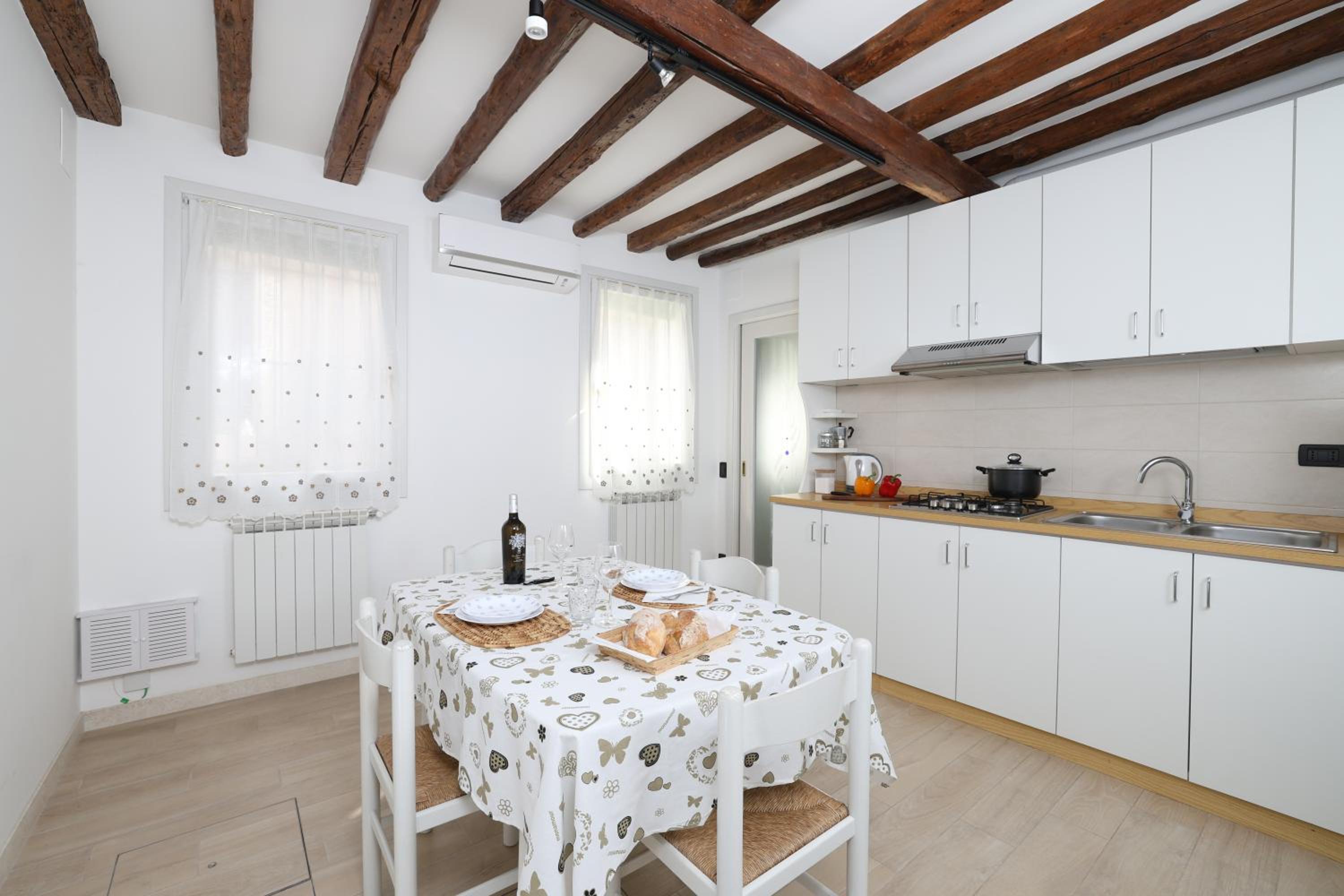 Ca Giardini Apartments in Biennale by Bricola Apartments