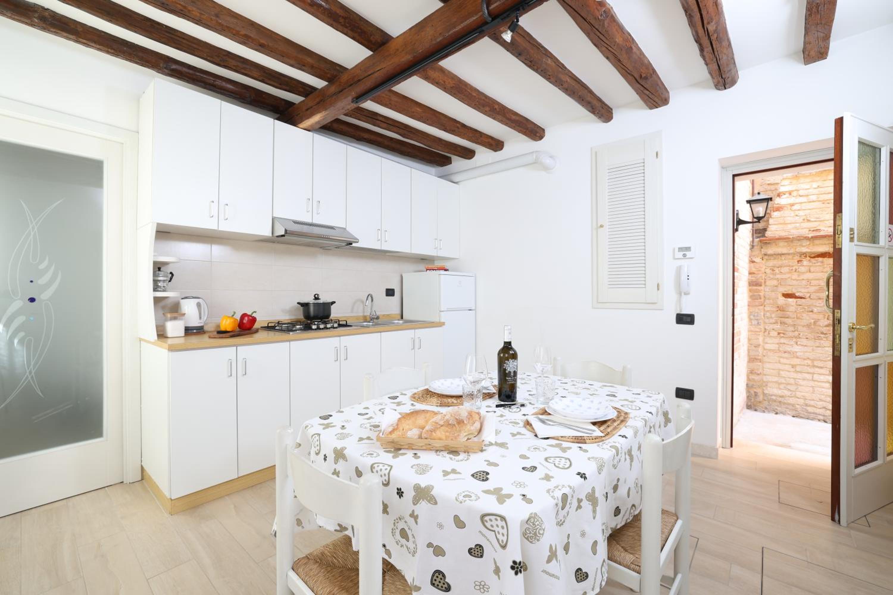 Ca Giardini Apartments in Biennale by Bricola Apartments